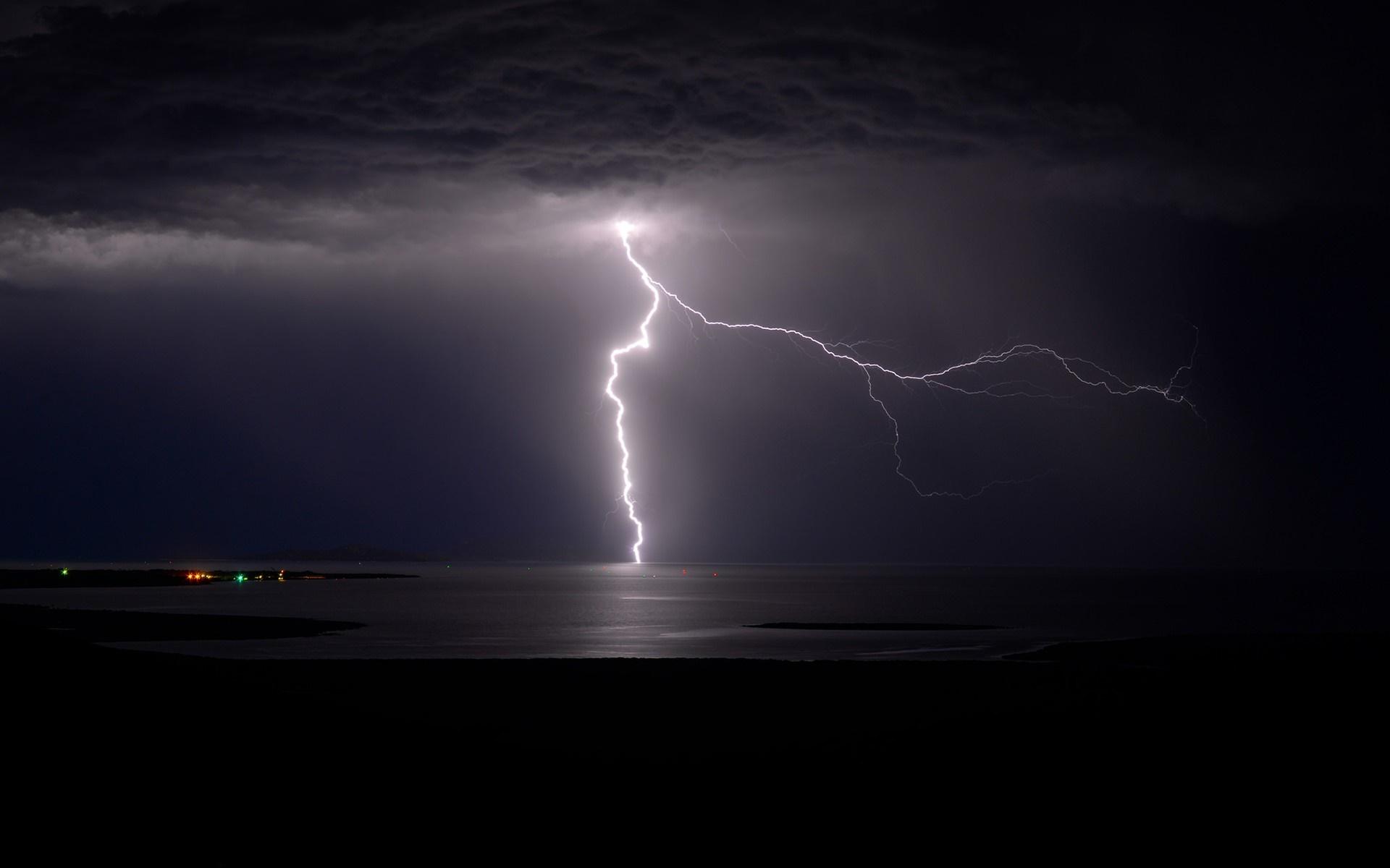 1920x1200 dark, night, lightning, storm, atmosphere, thunder, weather, thunderstorm, darkness, black and white Gallery HD Wallpaper