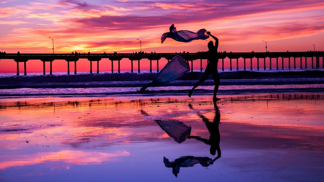 1280x720 Wallpaper silhouette, dance, sea, pier, sunset hd, picture, image