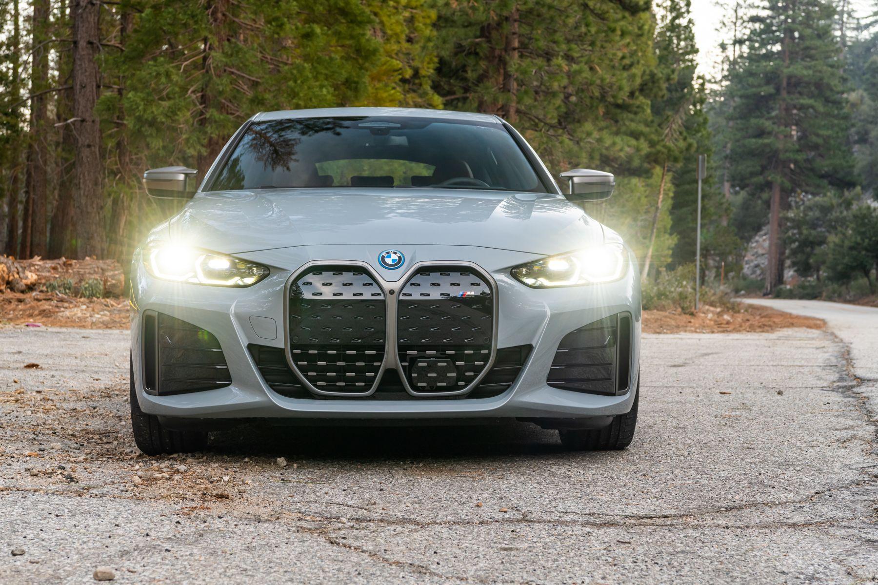 1800x1200 View Photo of the 2022 BMW i4 M50