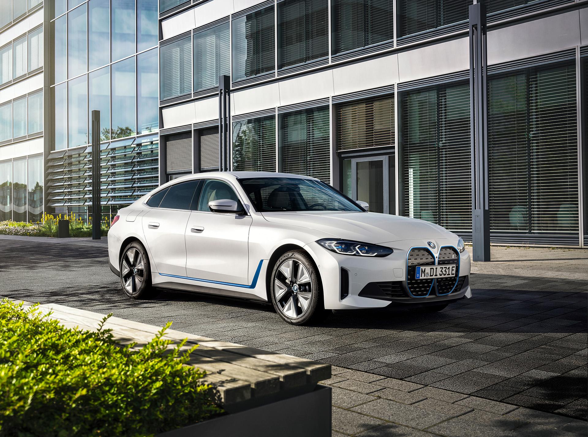 1920x1428 BMW i4 EV Details Revealed In New Video