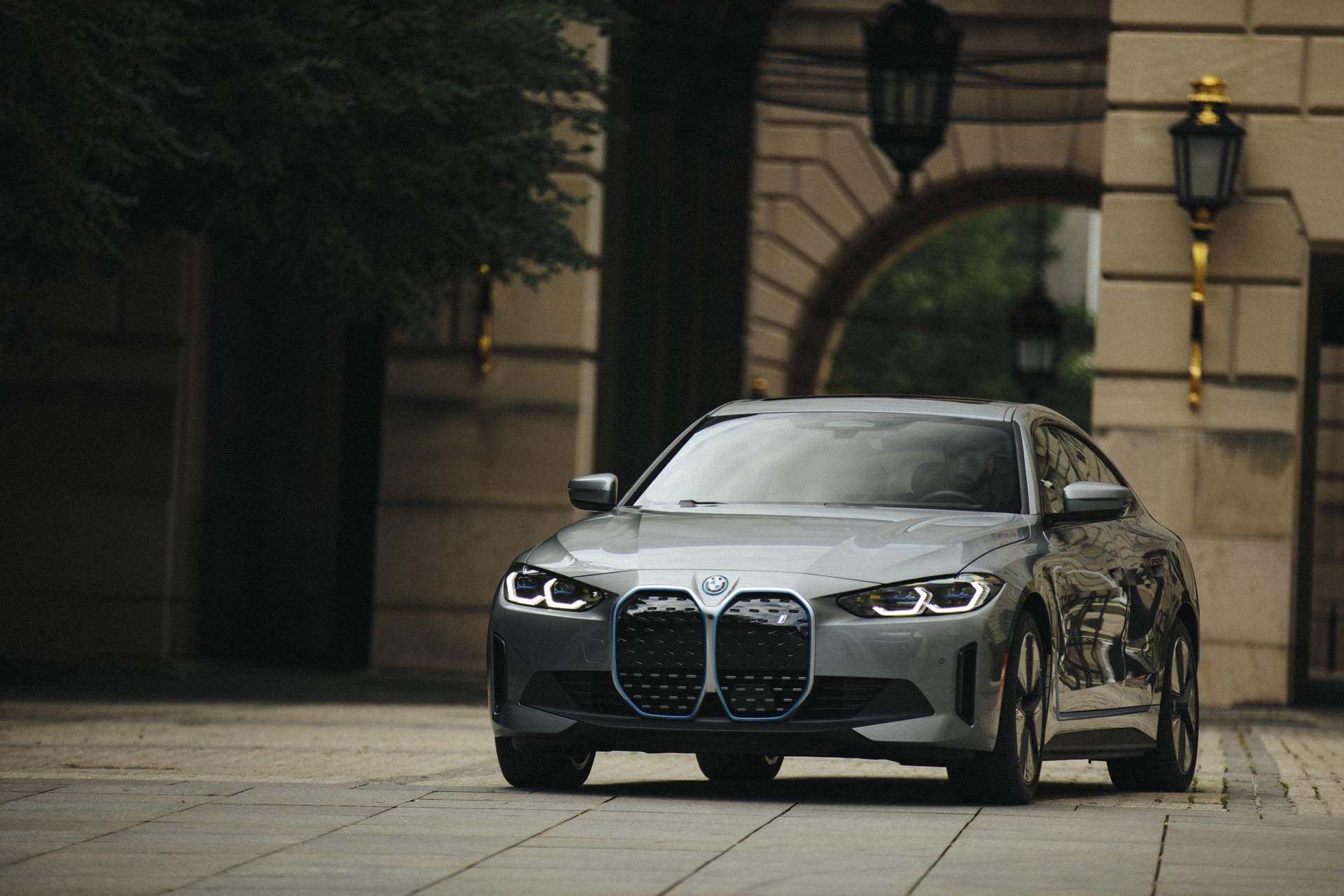 1920x1280 BMW i4 electric car stops in Washington for a media tour