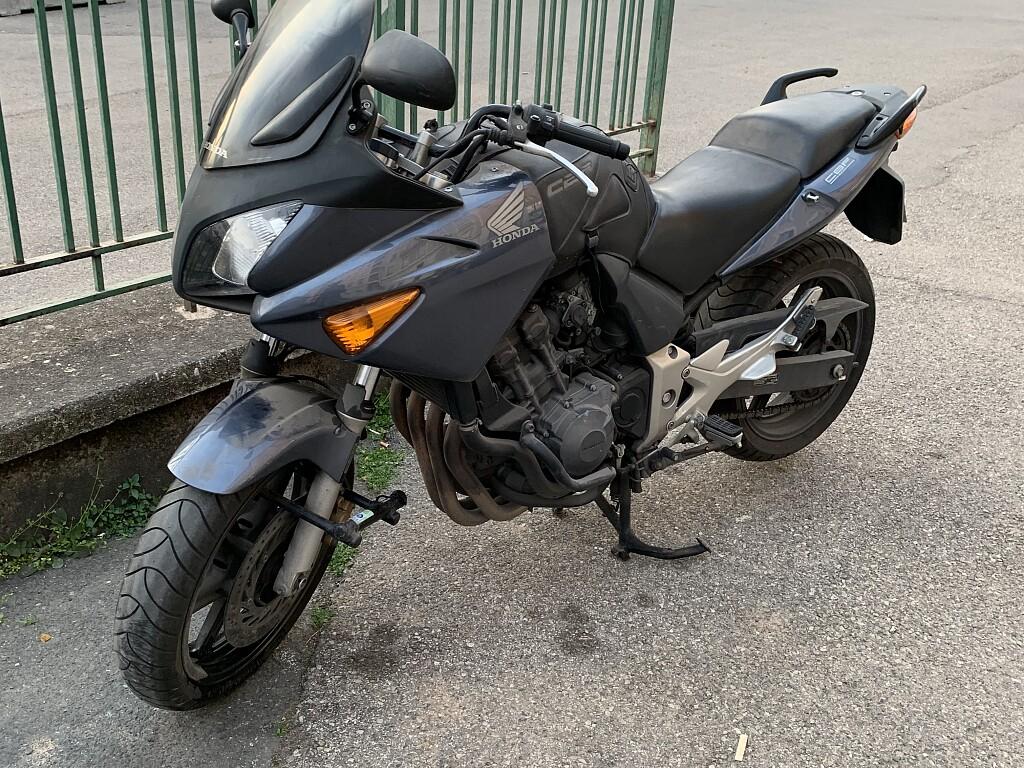 1024x768 Rent a Honda Cbf 600 abs for €35 per day
