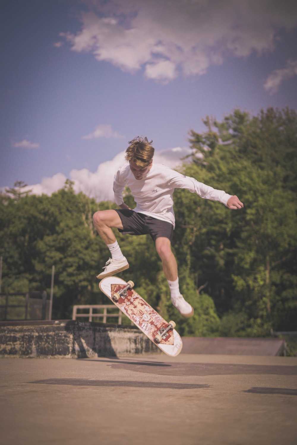 1000x1500 Skateboard Wallpaper