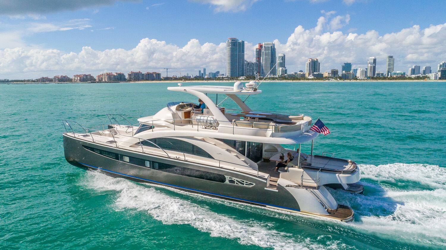 1500x843 62' Power Cat