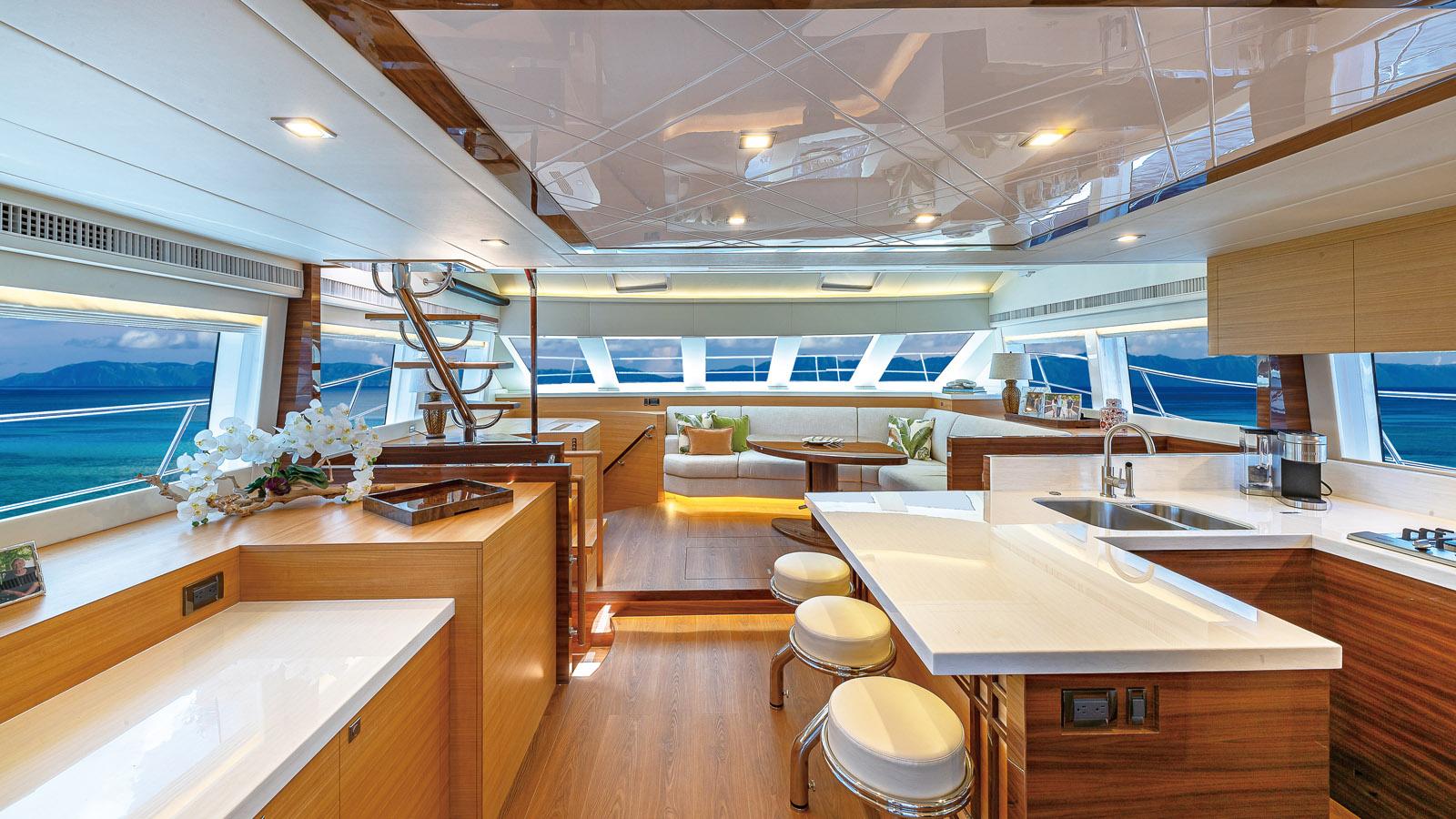 1600x900 Horizon Yacht Europe Horizon PowerCat Sold