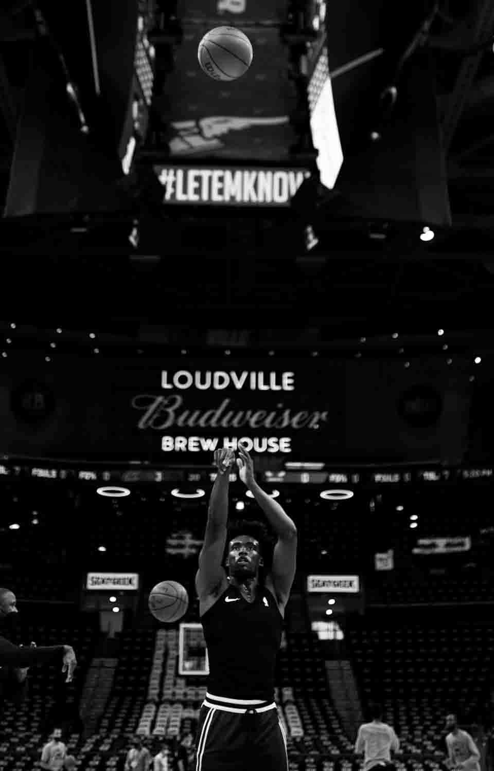 960x1500 Cavs vs Hornetss Photo Gallery