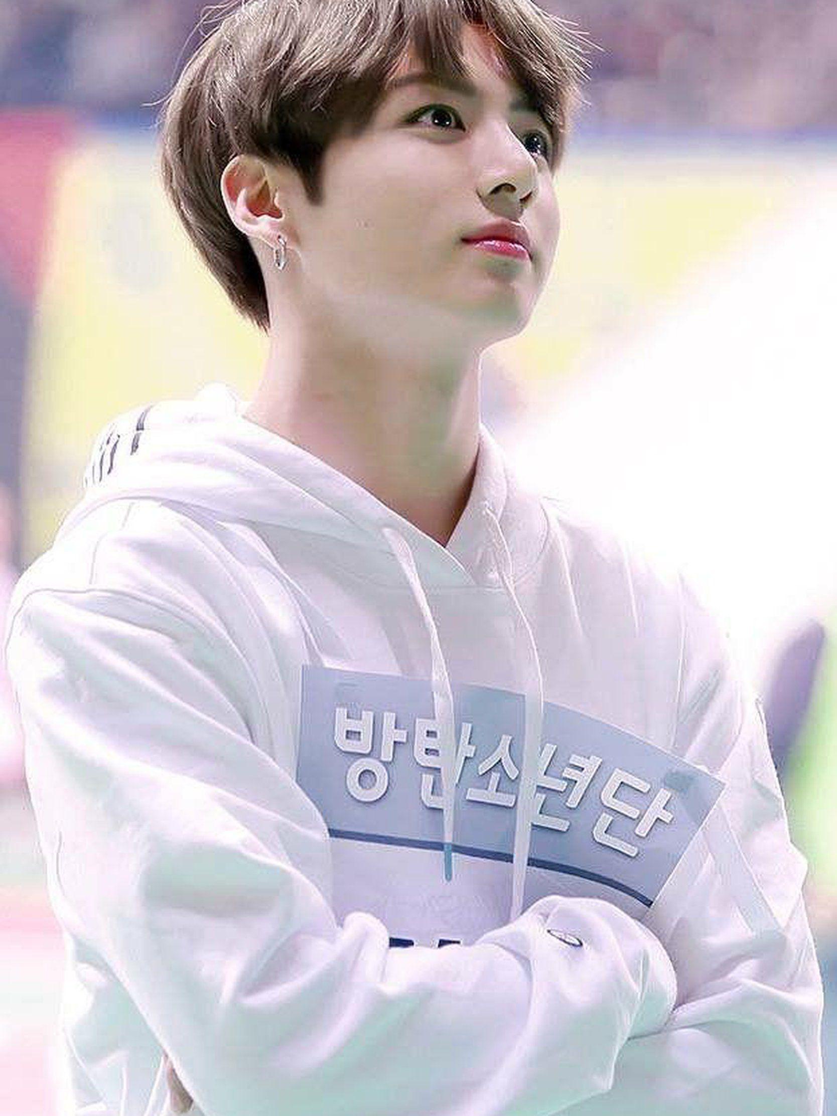 1668x2224 Jungkook Cute Wallpaper