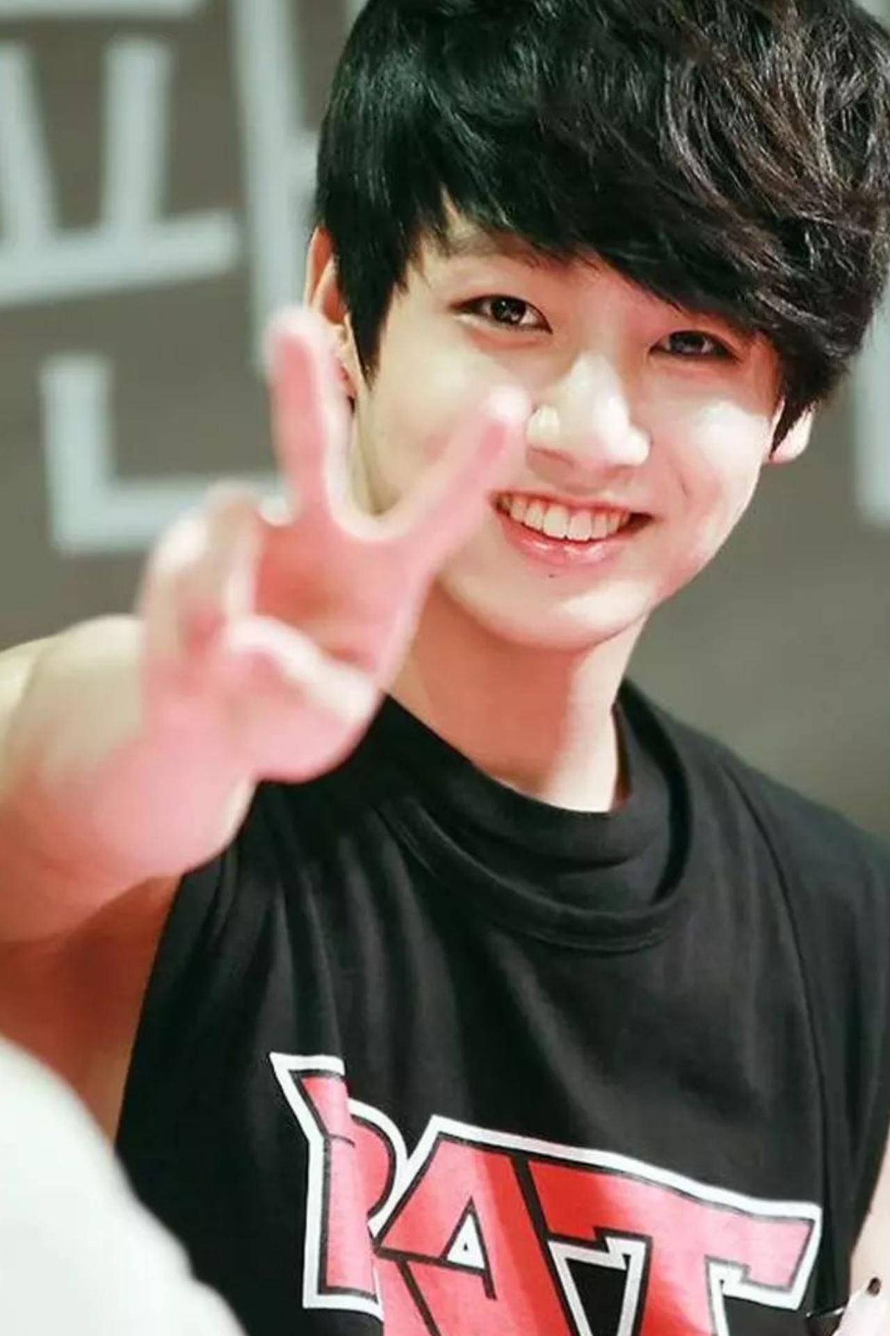 1280x1920 BTS Jungkook childhood photo are just too cute for words