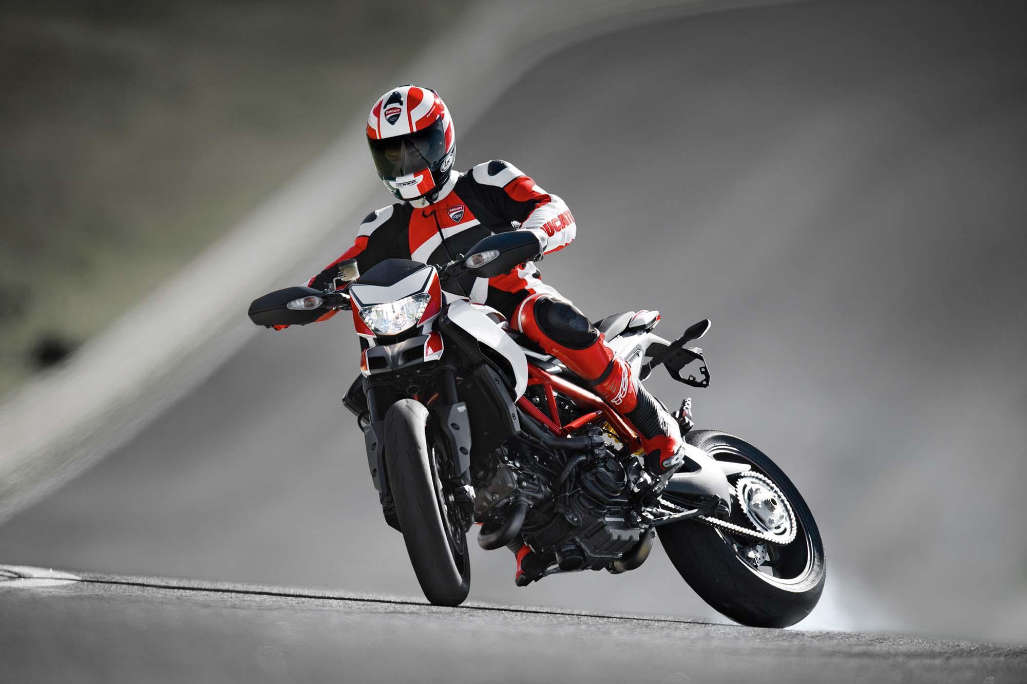 2000x1332 Ducati Hypermotard Wallpaper