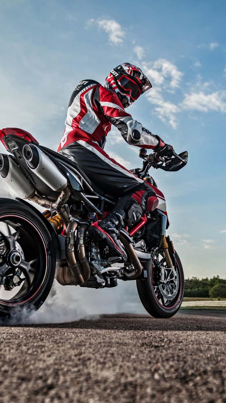 750x1334 Download wallpaper: Ducati Hypermotard 950 750x1334