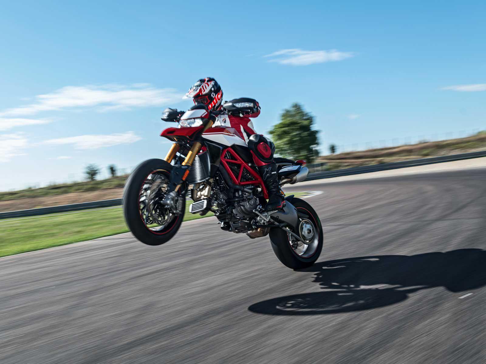1600x1200 Ducati Hypermotard 950 And 950 SP First Look