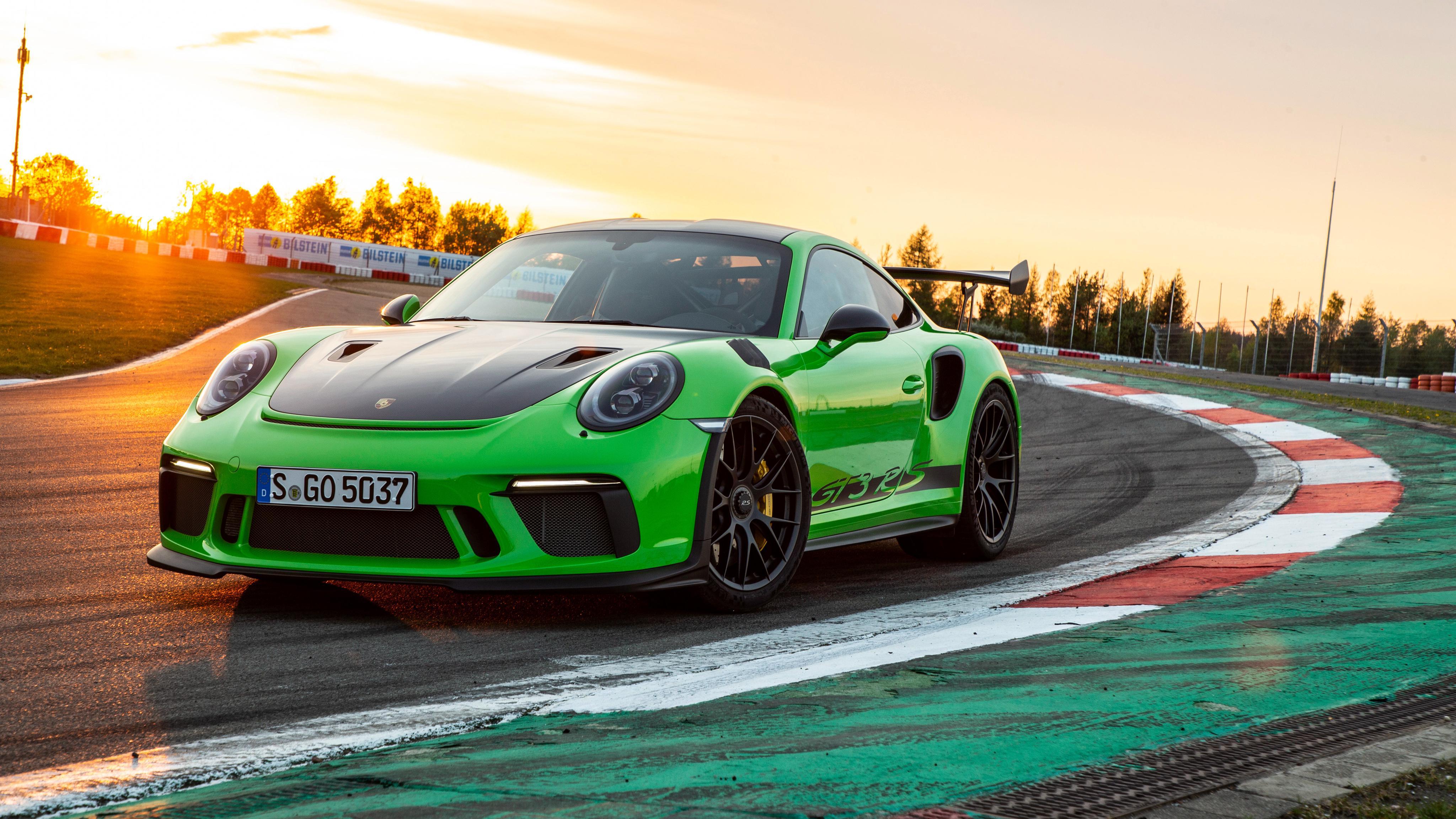 4096x2304 Porsche 911 GT3 RS Wallpaper