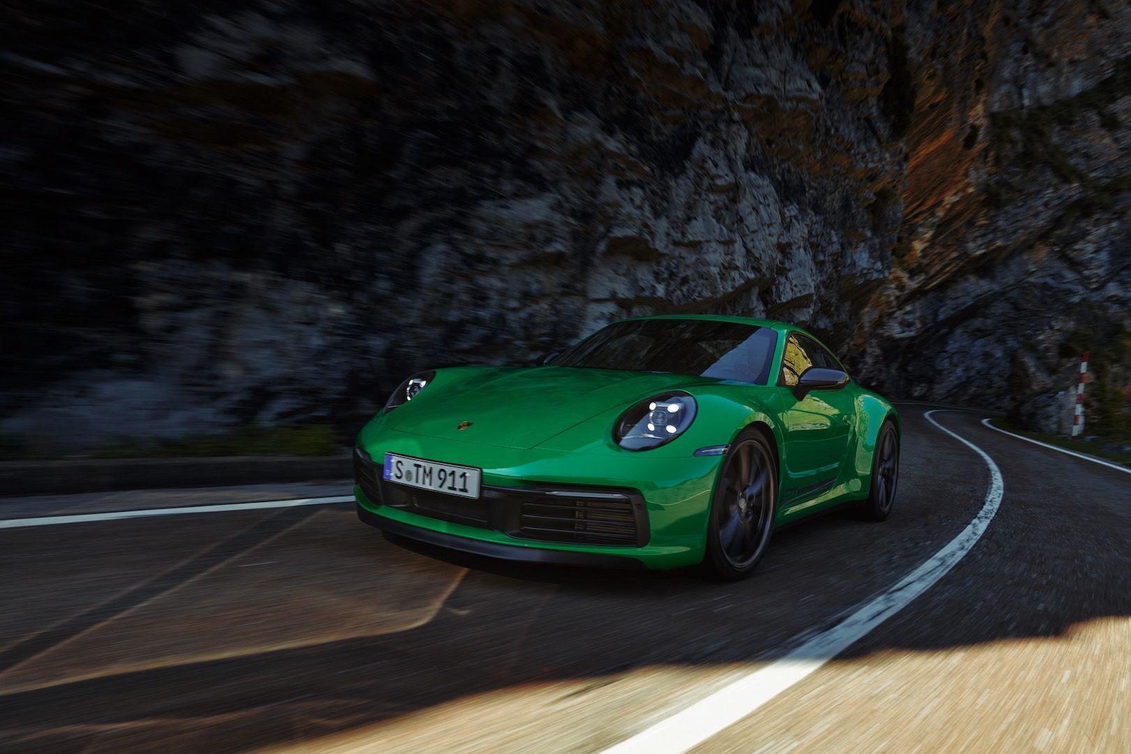 1620x1080 Porsche 911 Carrera T Returns to Delight Driving Enthusiasts