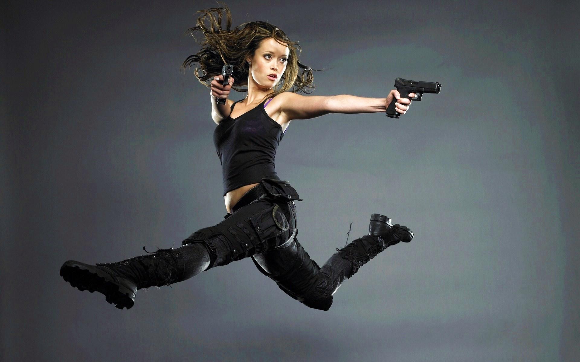 1920x1200 Terminator Sarah Connor Chronicles Phillips SCC Wallpaper