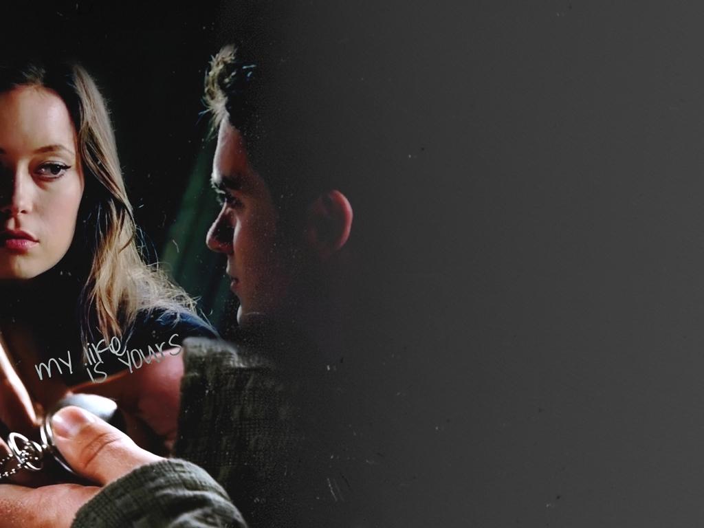 1024x768 John & Cameron Sarah Connor Chronicles Wallpaper