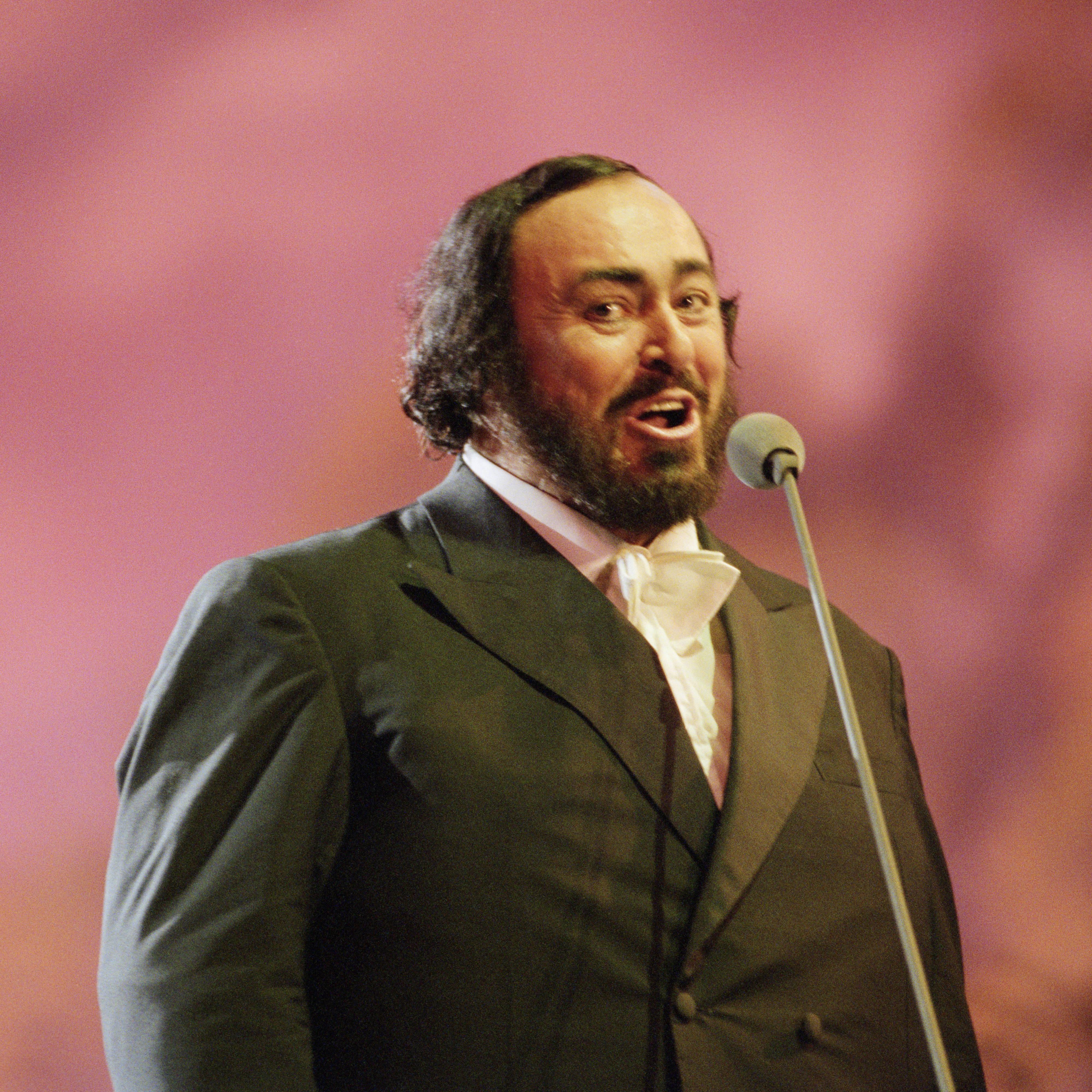4000x4000 Luciano Pavarotti facts: Opera singer's wife, children, career and death explained