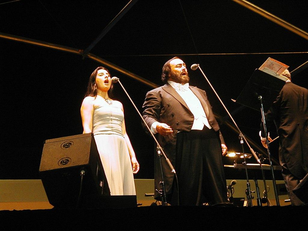 1024x768 Luciano Pavarotti 15.06