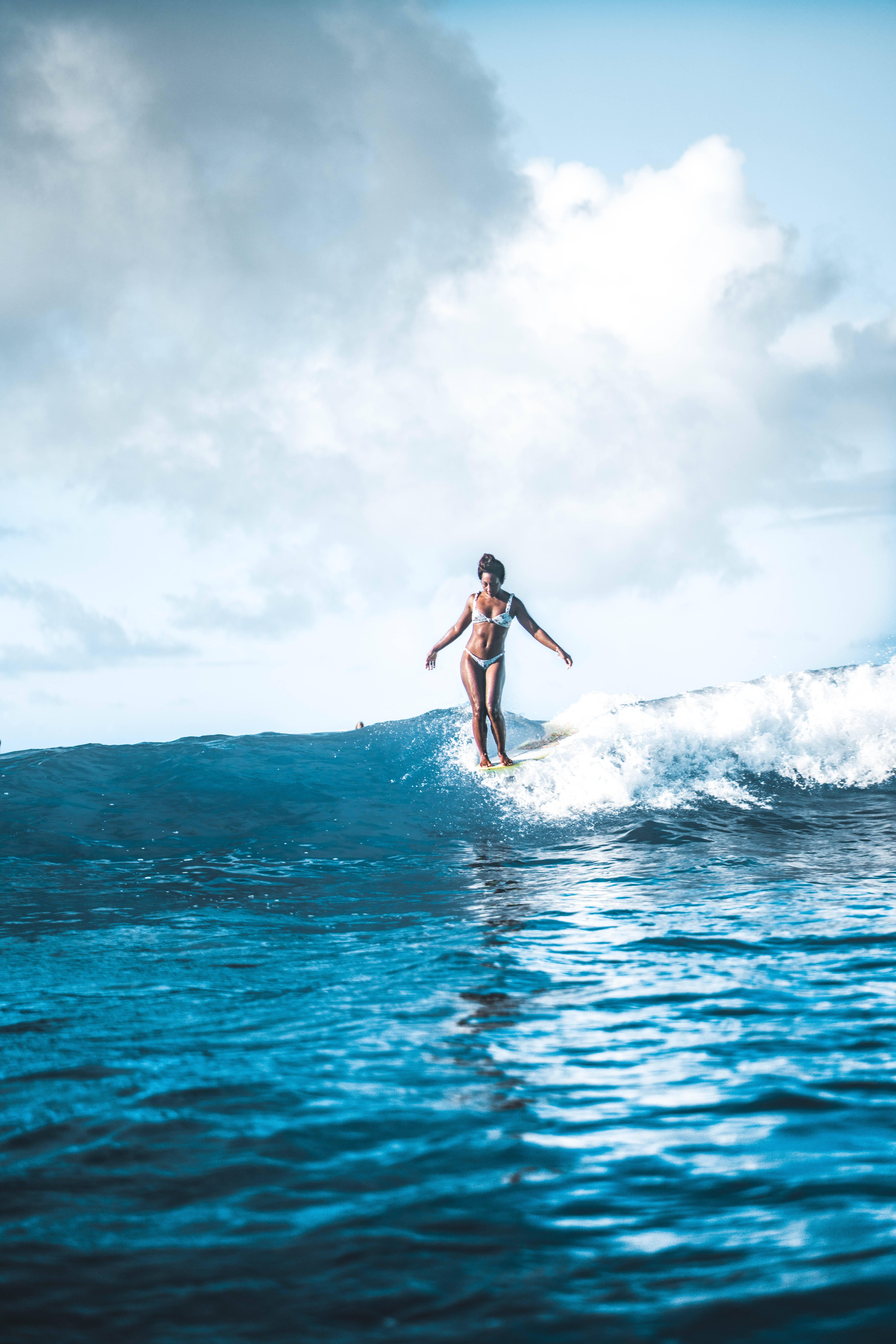 5304x7952 Download Cool iPhone Female Surfer Wallpaper