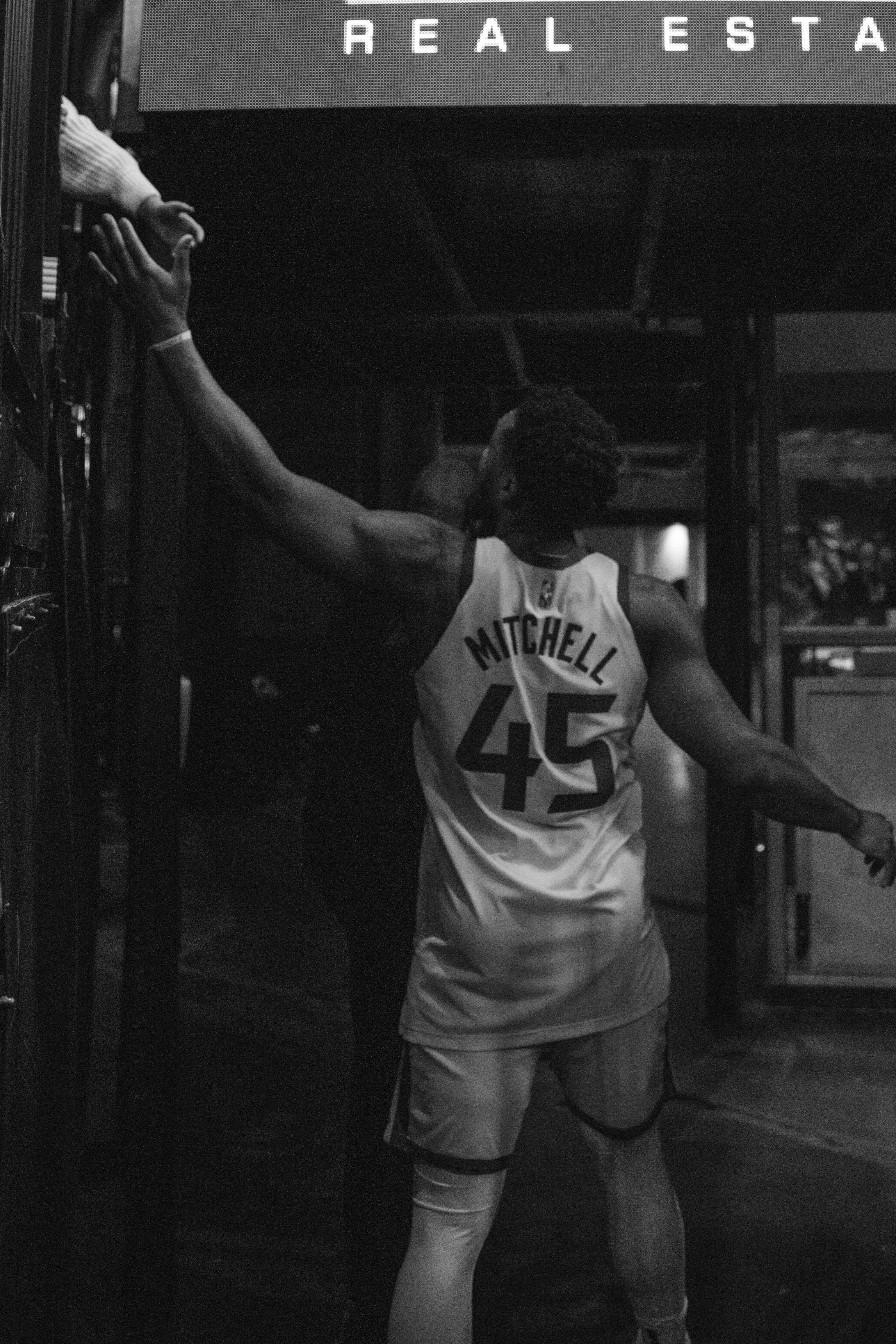 3081x4621 Donovan Mitchell. Photo of the Season