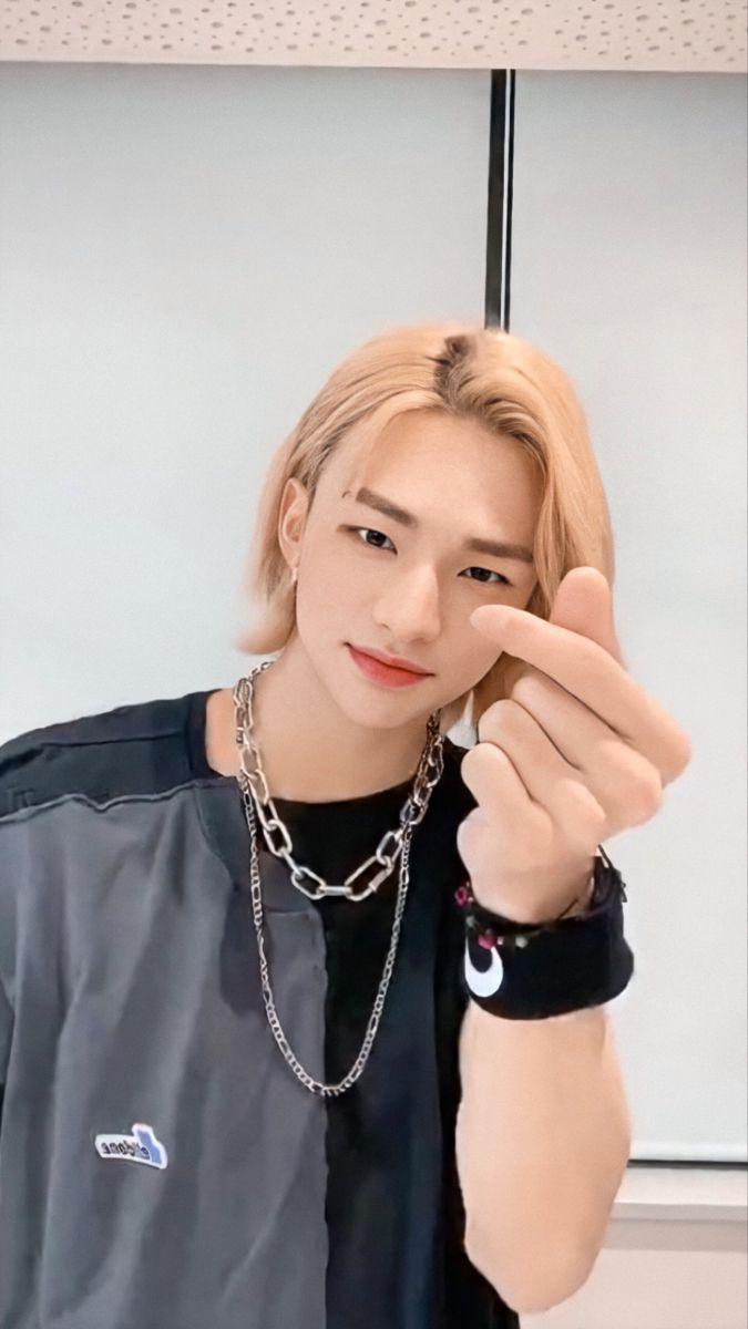 675x1200 Stray Kids Hyunjin Wallpaper. Chicos apuestos, Fotos rap, Fotos de coreanos
