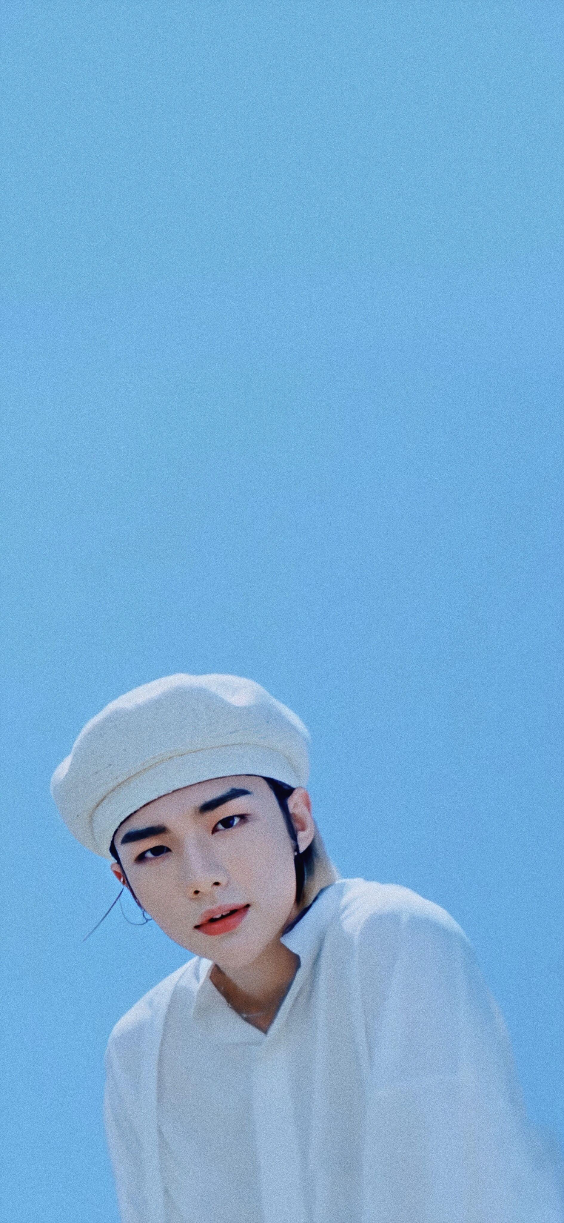 1890x4096 Stray Kids Hyunjin Wallpaper. Razones para sonreír, Fondos de pantalla para portátil, Fondo de pantalla de kpop
