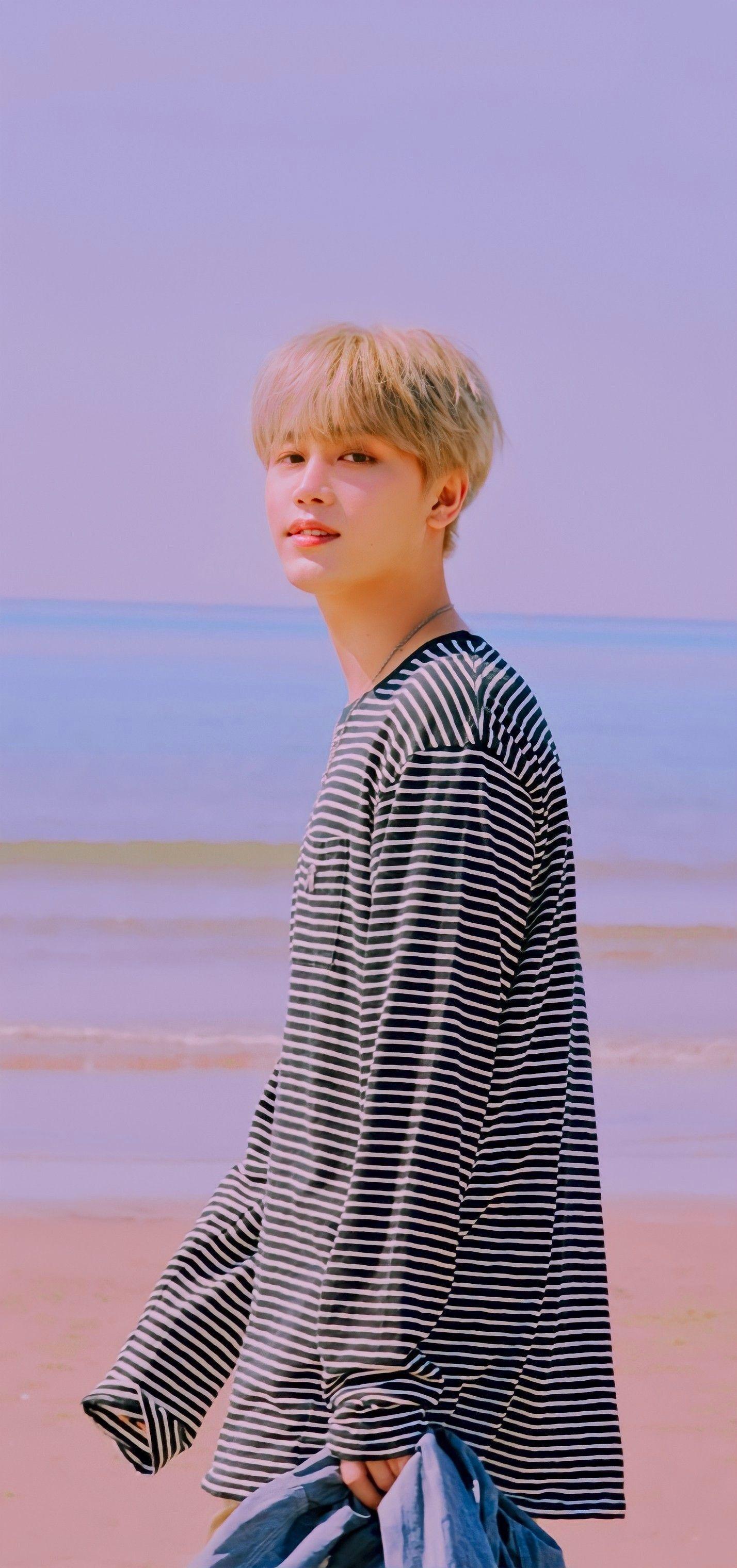 1428x3040 Taeil. Wallpaper. Lockscreen. Aesthetic. Nct. From Home. Selebritas, Gambar pacar, Wanita