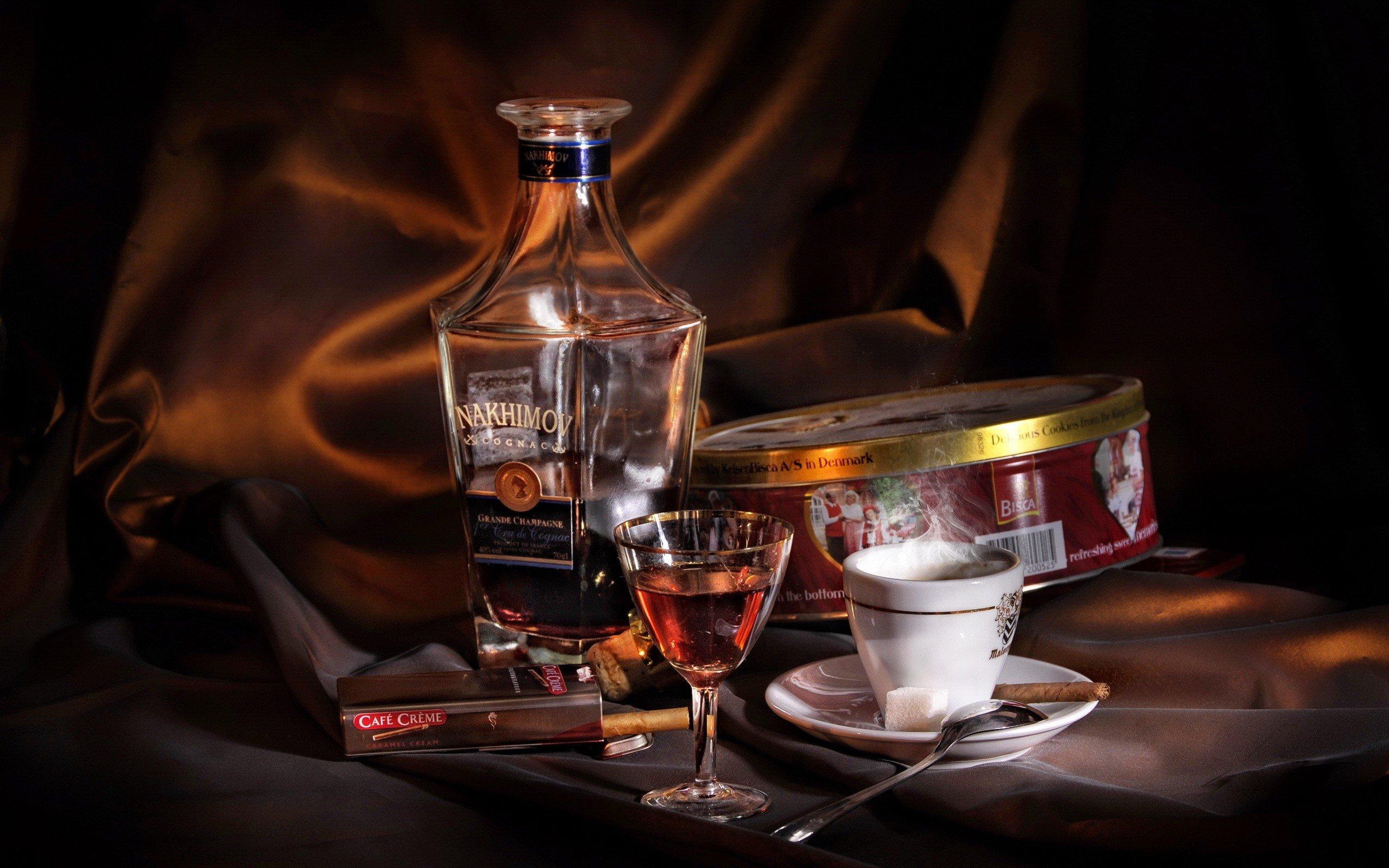 2560x1600 Coffee alcohol cookies spoons cognac liquor wallpaperx1600