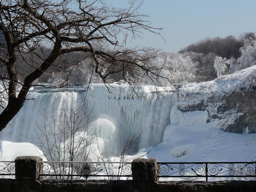 1024x768 Niagara Falls in Winter. BIGGER We spent another day in