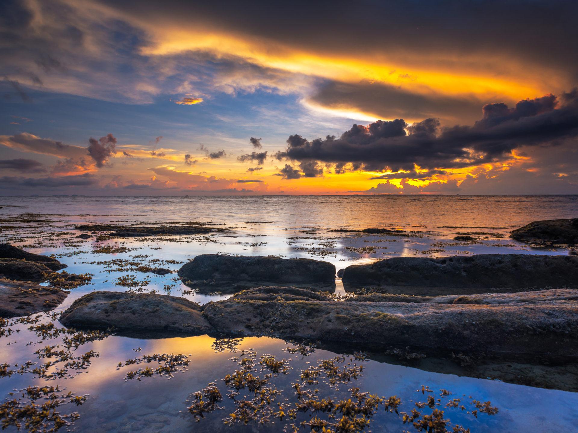 1920x1440 Morning Sunrise At Bak Bak Beach Kudat Sabah Malaysia Desktop HD Wallpaper For Mobile Phones Tablet And Pc 3840x2400 :