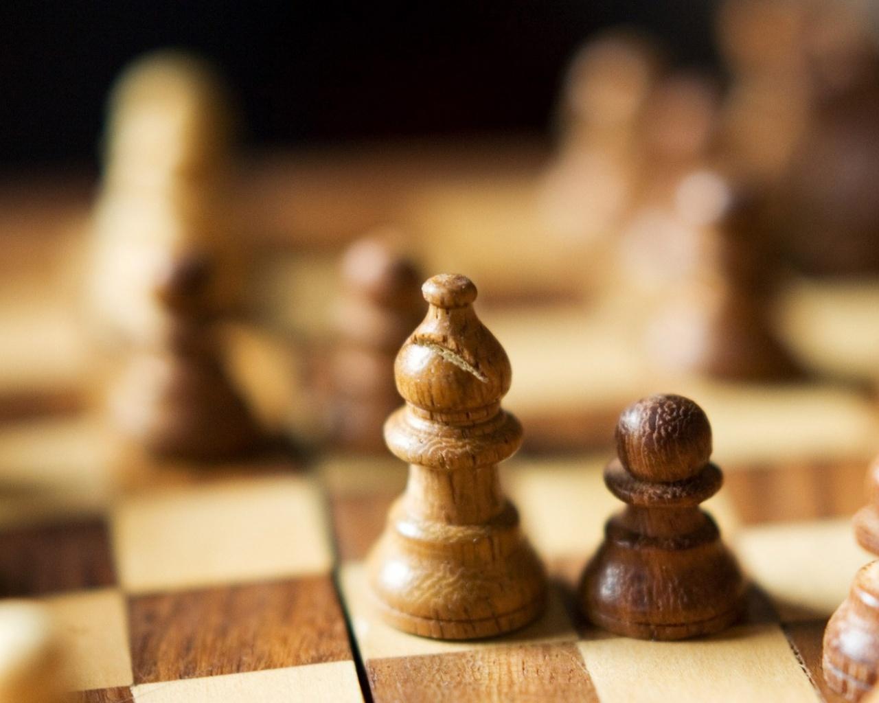 1280x1024 Wood Chess Pieces desktop PC and Mac wallpaper