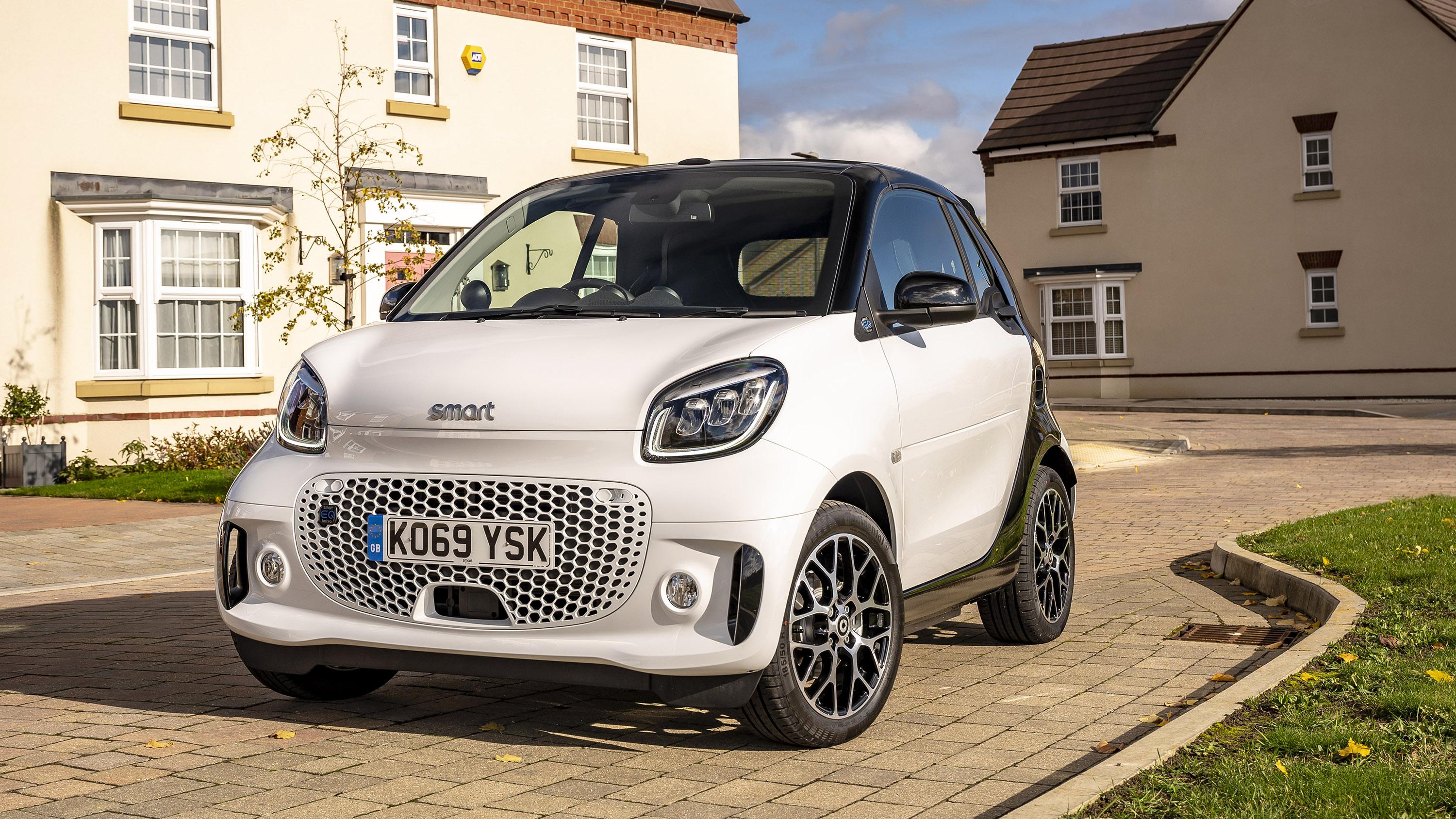 3000x1688 Smart Fortwo Review 2023