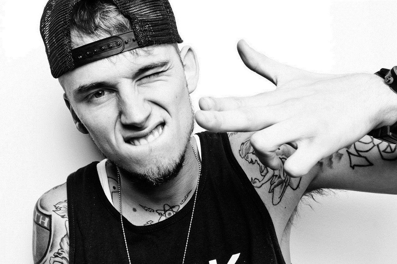 1280x852 Machine Gun Kelly releases inspirational new single 'A Little More' (video)