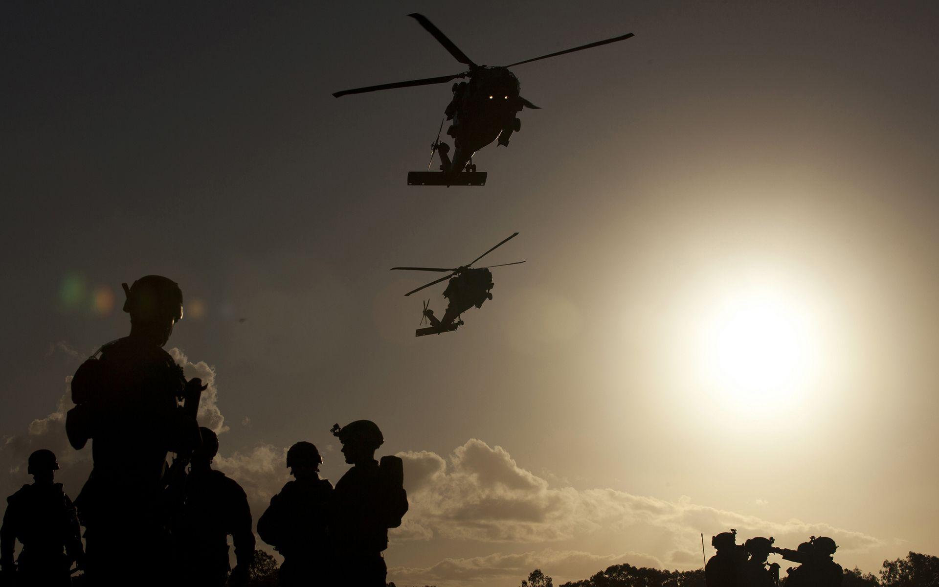 1920x1200 Soldiers Helicopters Sunlight Silhouette military wallpaper
