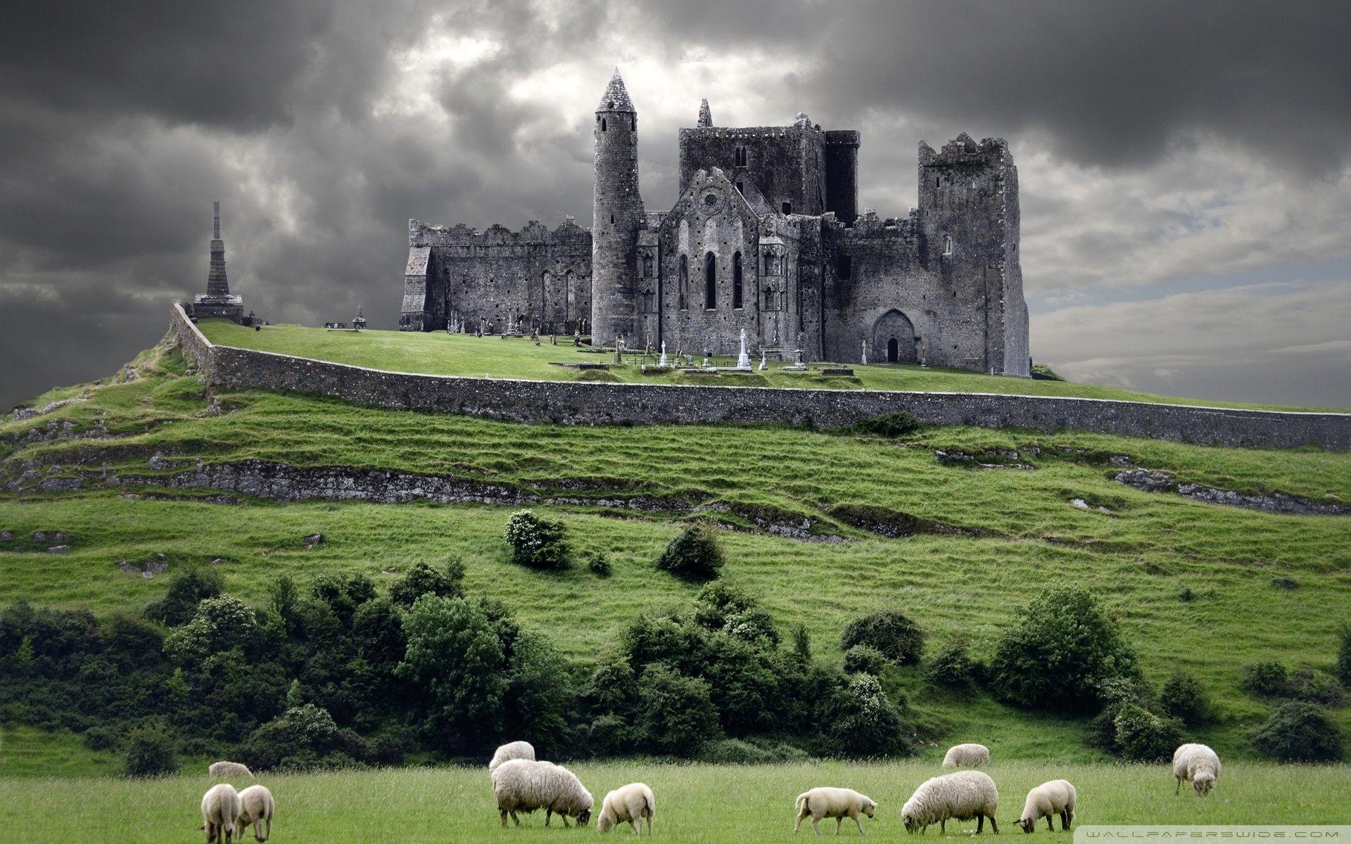 Irish Desktop Wallpapers: Làm mới màn hình máy tính của bạn ngay lập tức với những hình nền desktop Ireland đầy mê hoặc. Từ vùng đất xanh ngọc sẽ đến những đại dương xanh thẳm, những hình nền này sẽ cho bạn cảm giác như một chuyến du lịch đến Emerald Isle ngay trên bàn làm việc của bạn.