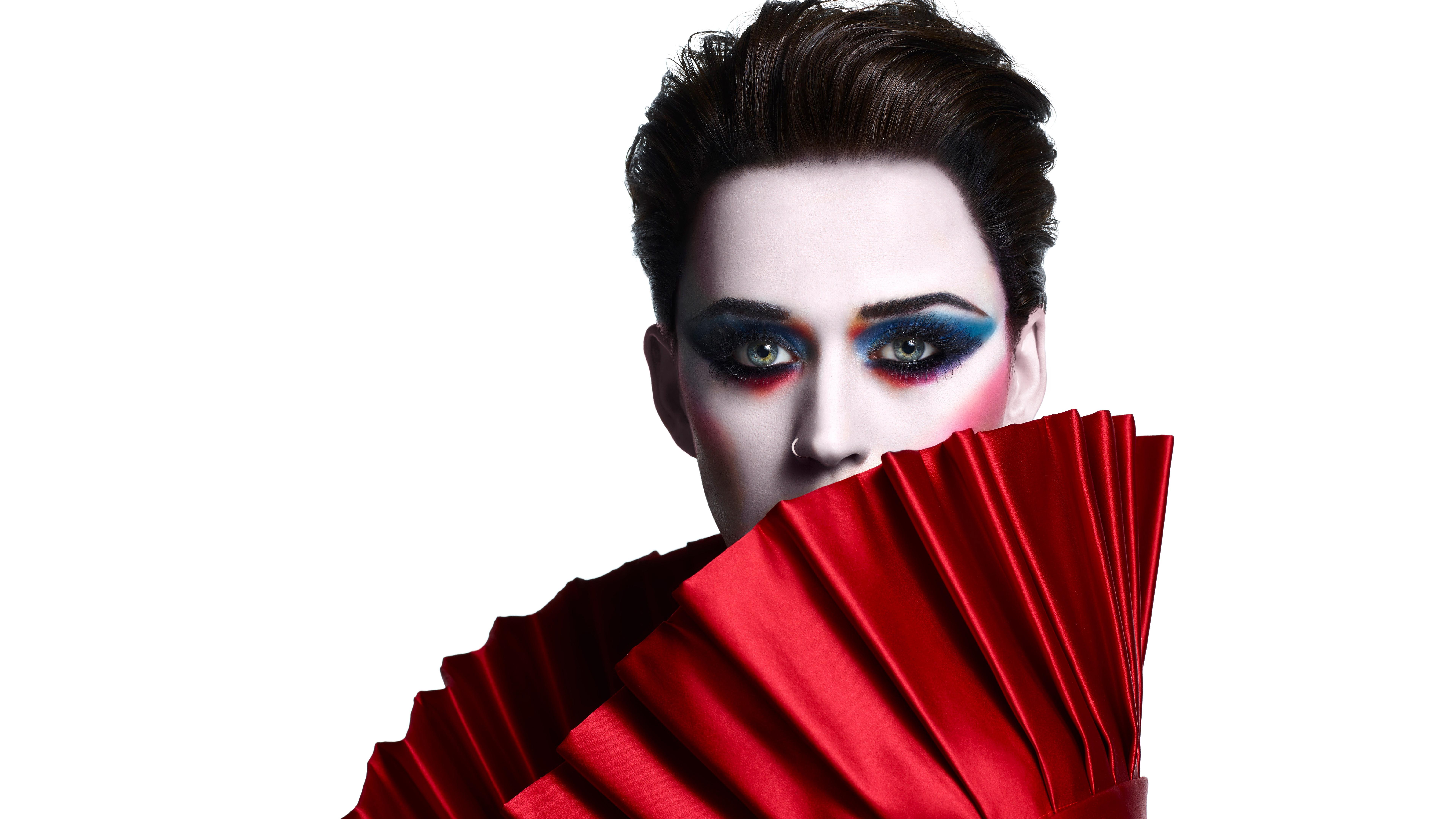 7680x4320 Bright singer Katy Perry on a white background Desktop wallpaper 1152x864