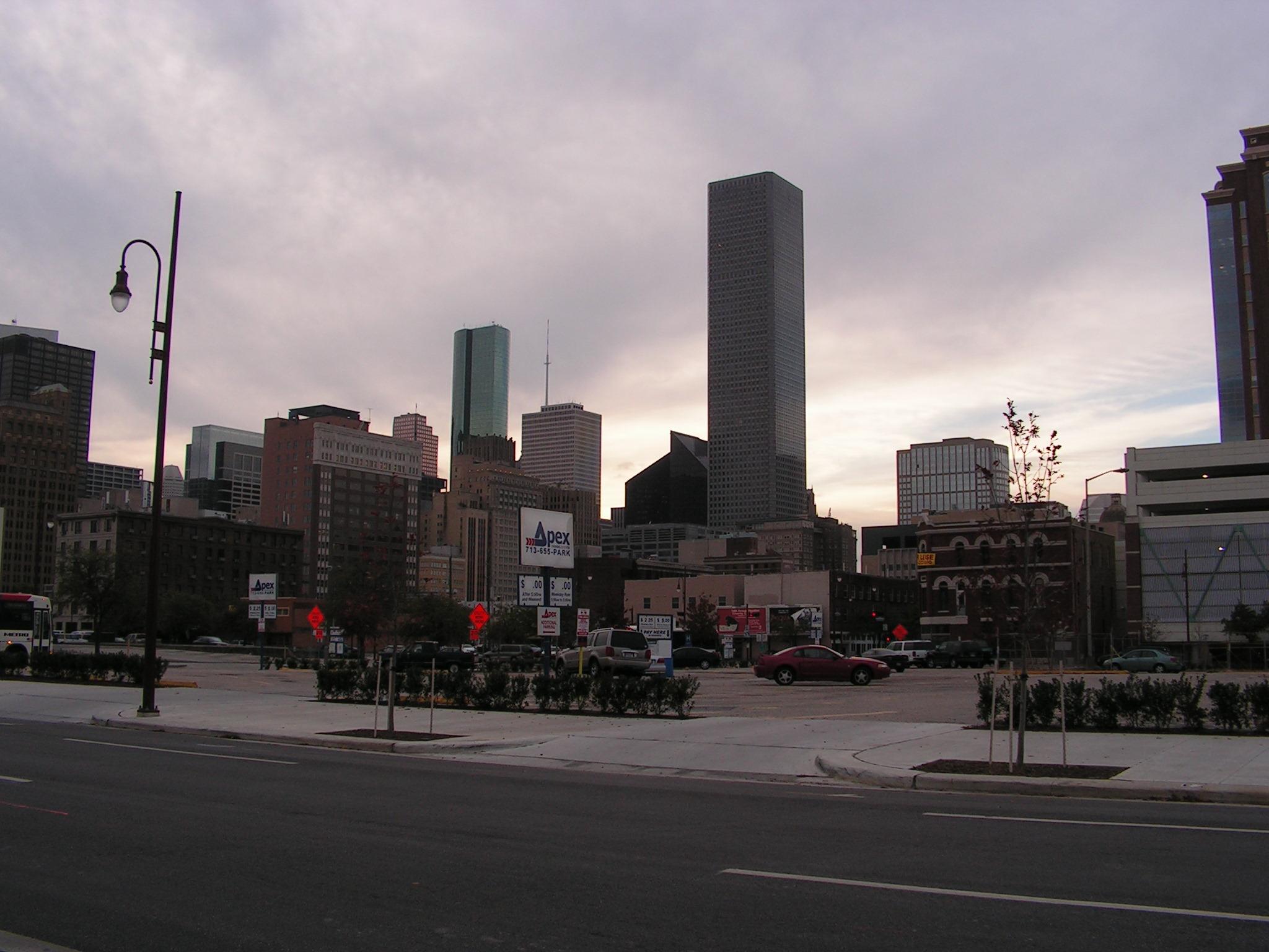 2048x1536 JPMorgan Chase Tower with Houston