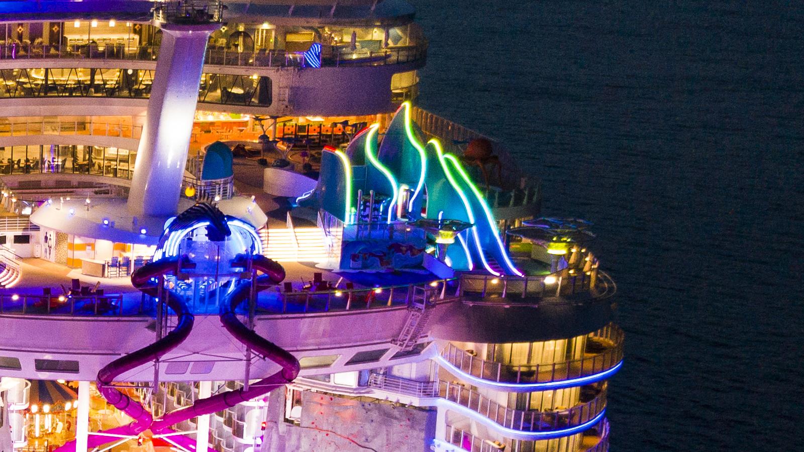 1600x900 First Actual Picture from Wonder of the Seas