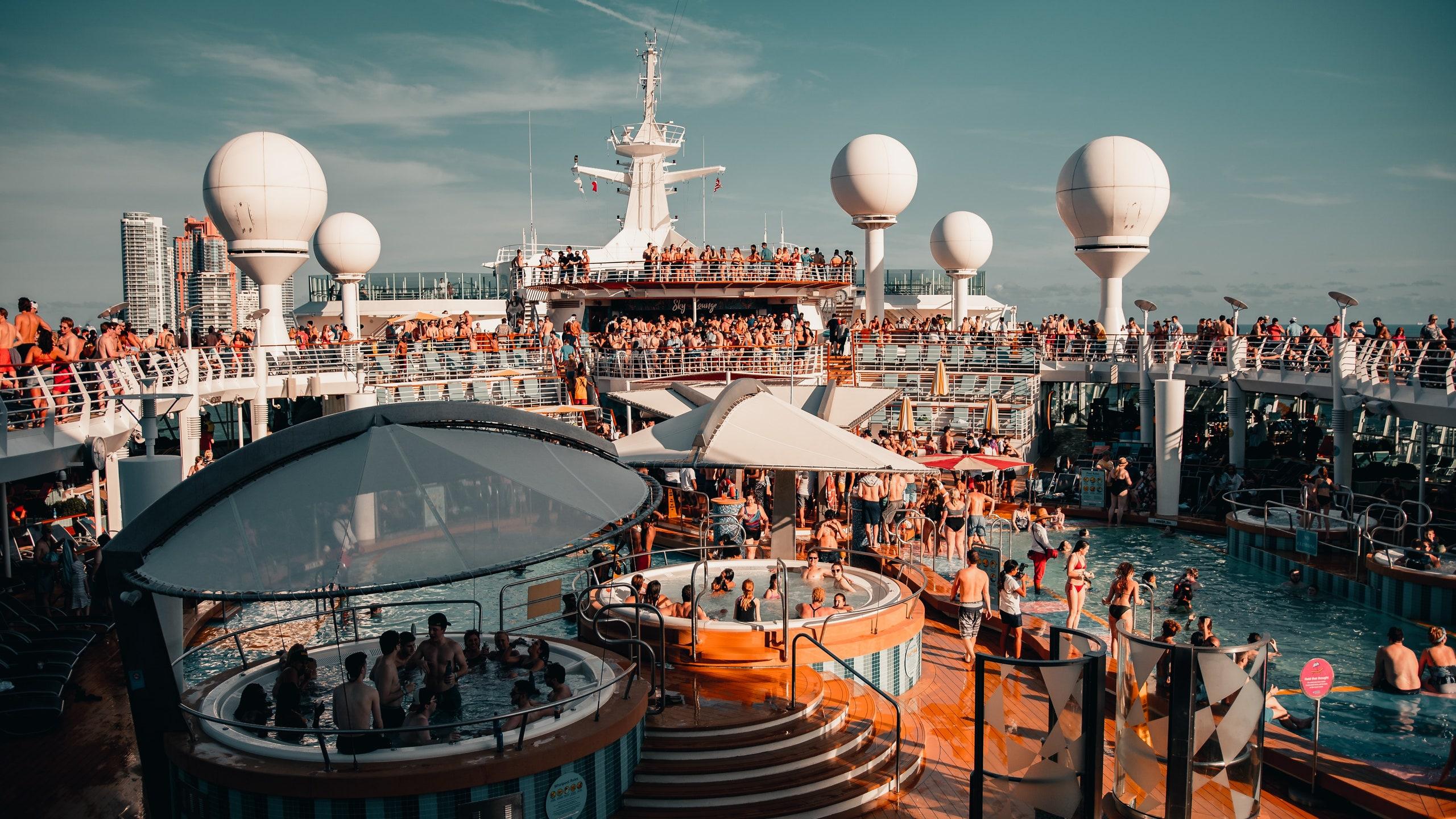 2560x1440 On Royal Caribbean's 'Wonder Of The Seas, ' How Vegas Worthy Performances Come To Life. Condé Nast Traveler