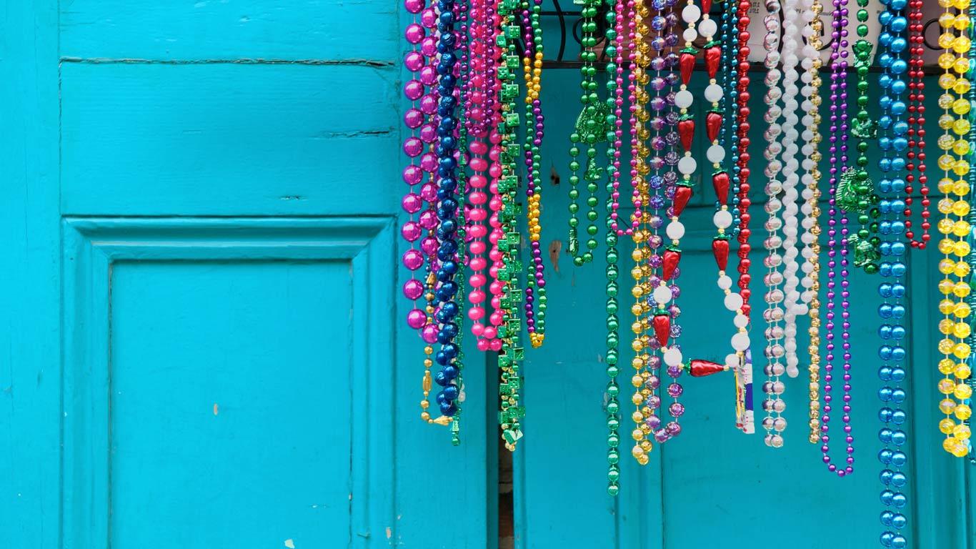 1366x768 Mardi Gras beads in New Orleans, Louisiana