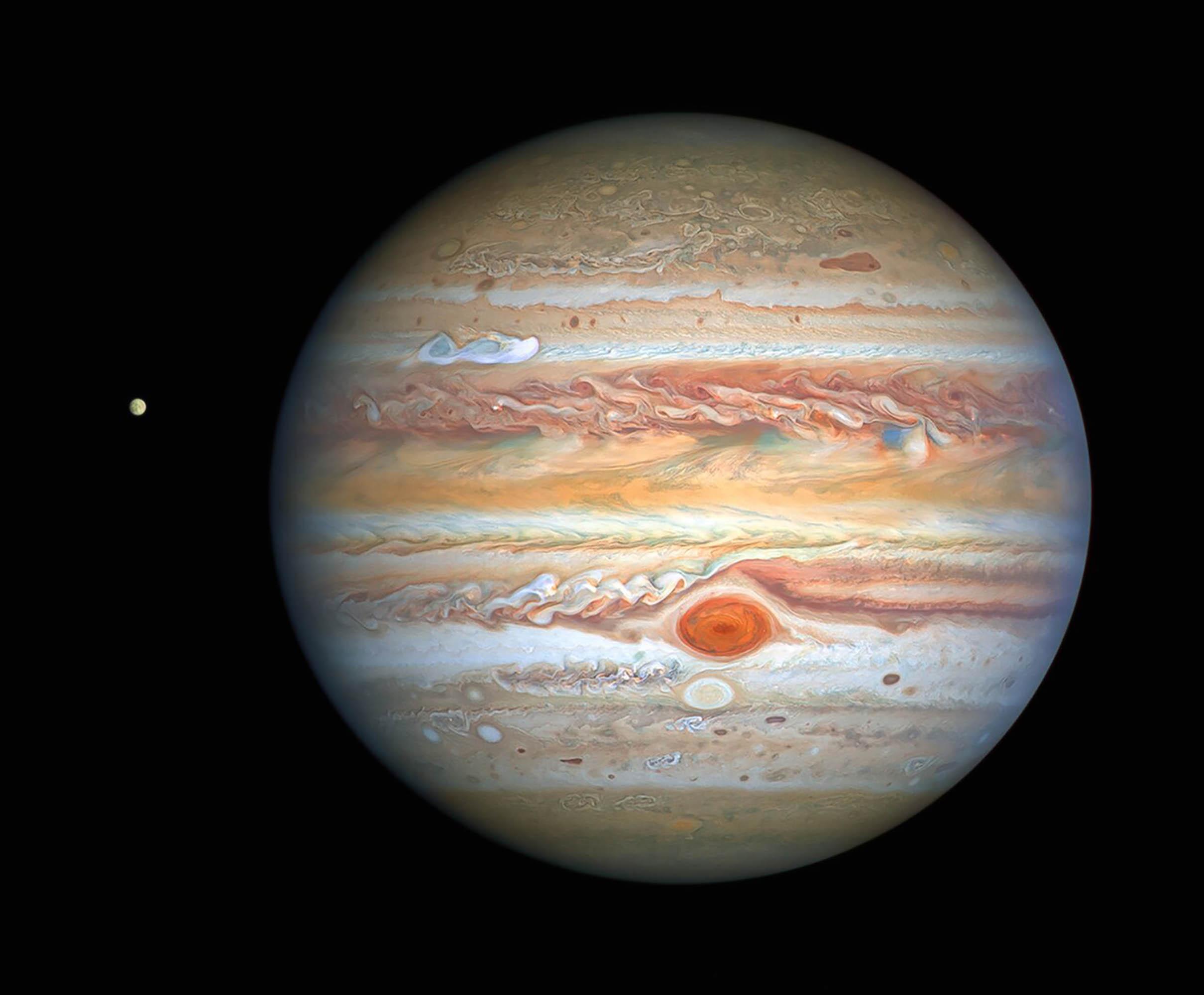 2419x2000 Hubble Space Telescope best image - including Saturn's rings
