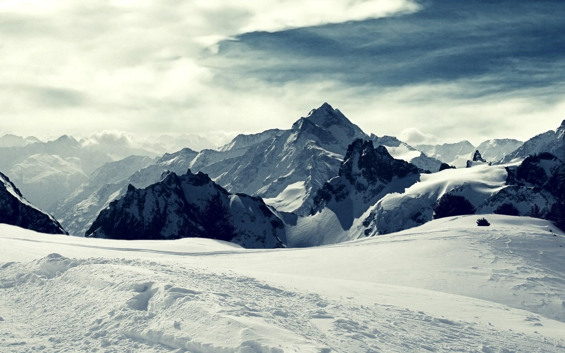 1920x1200 Mountains Peak Snowy Clouds wallpaper. Mountains Peak Snowy Clouds