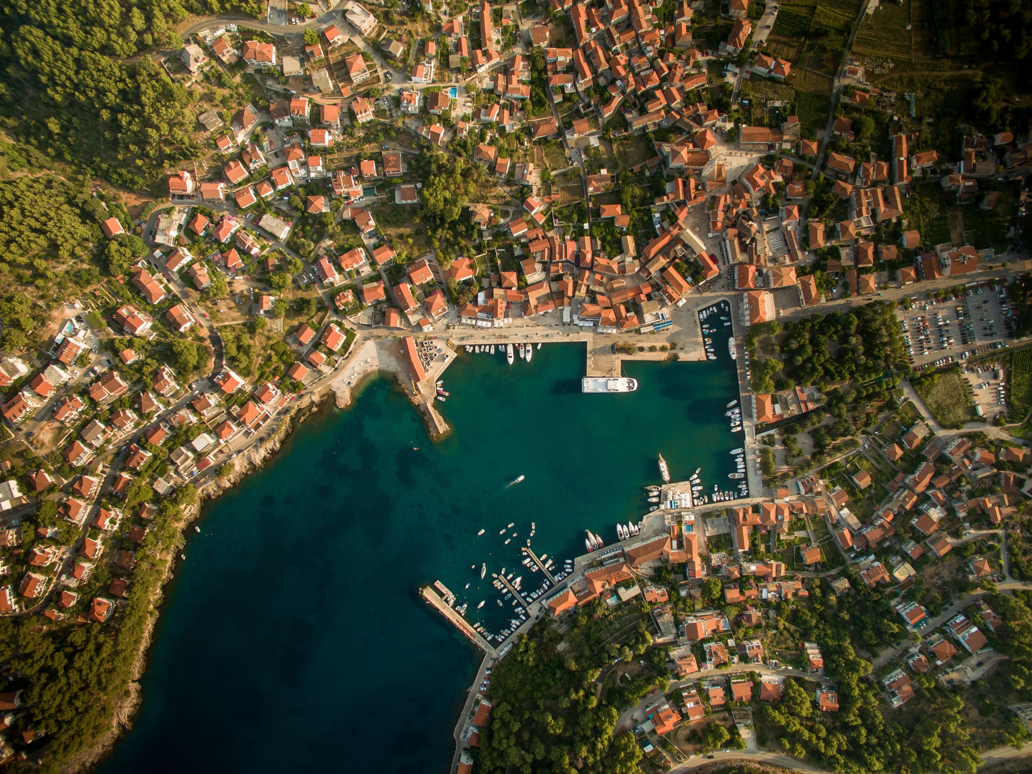 3992x2992 Wallpaper / lake, city, Jelsa, Croatia, aerial view, top view free download