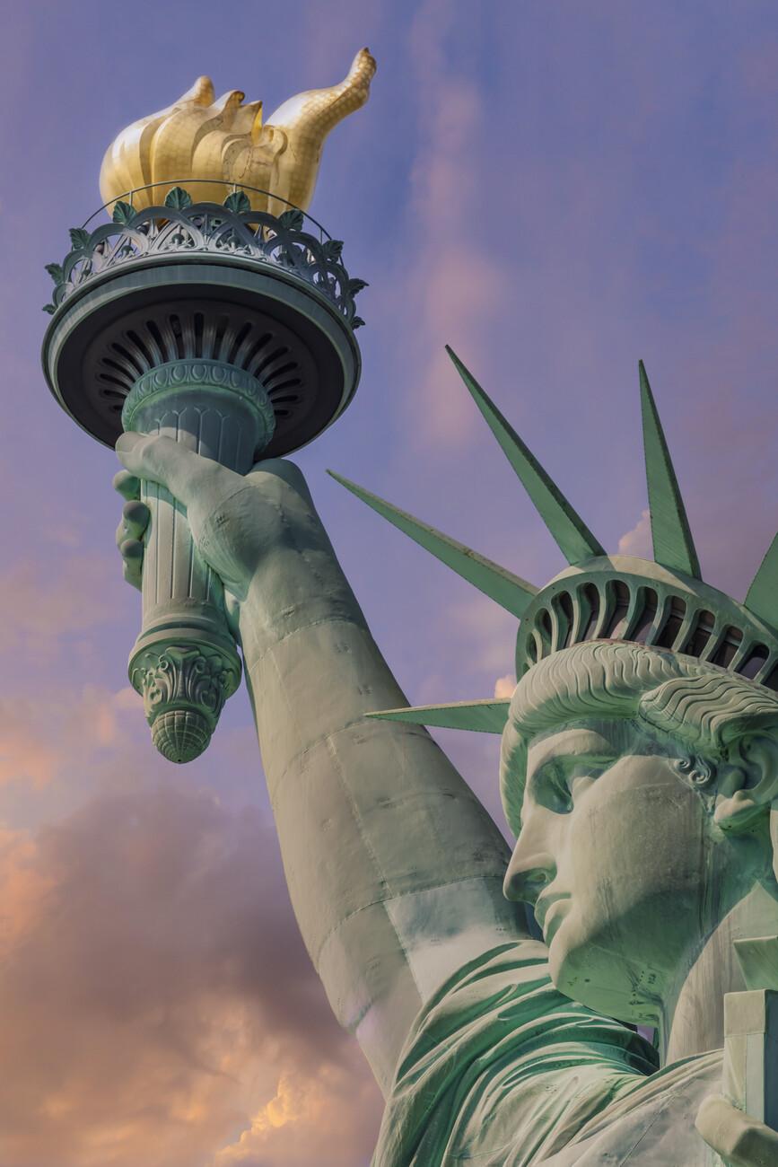 867x1300 NEW YORK CITY Statue of Liberty at sunset Wall Mural