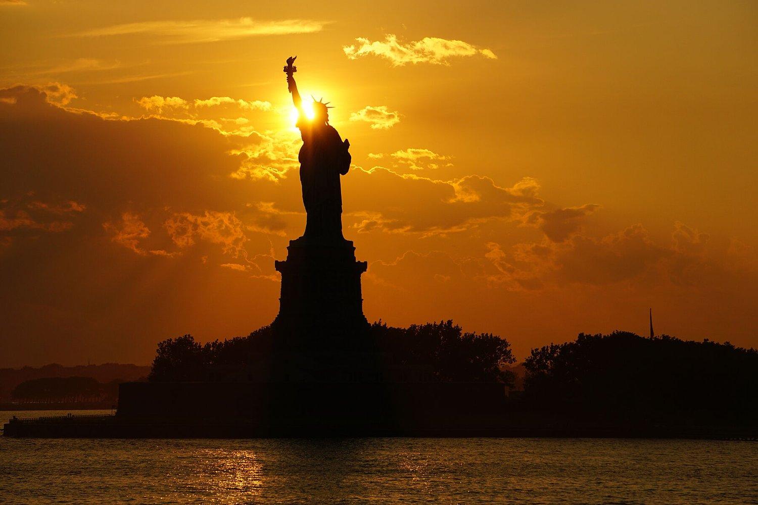 1500x1000 Sunset at The Statue of Liberty
