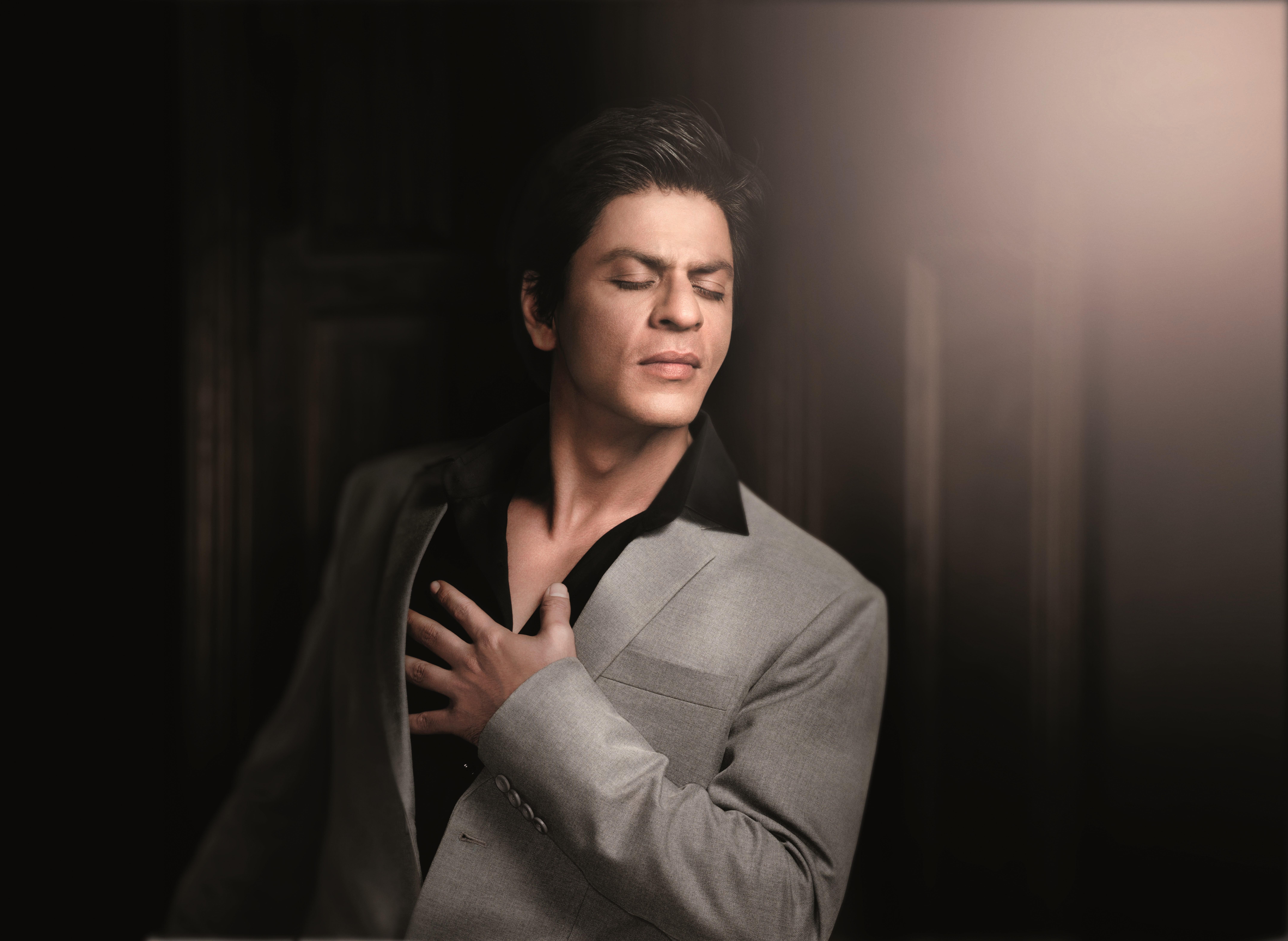 8608x6288 Wallpaper / Bollywood, 4K, 8K, Actor, 8K, Shah Rukh Khan free download