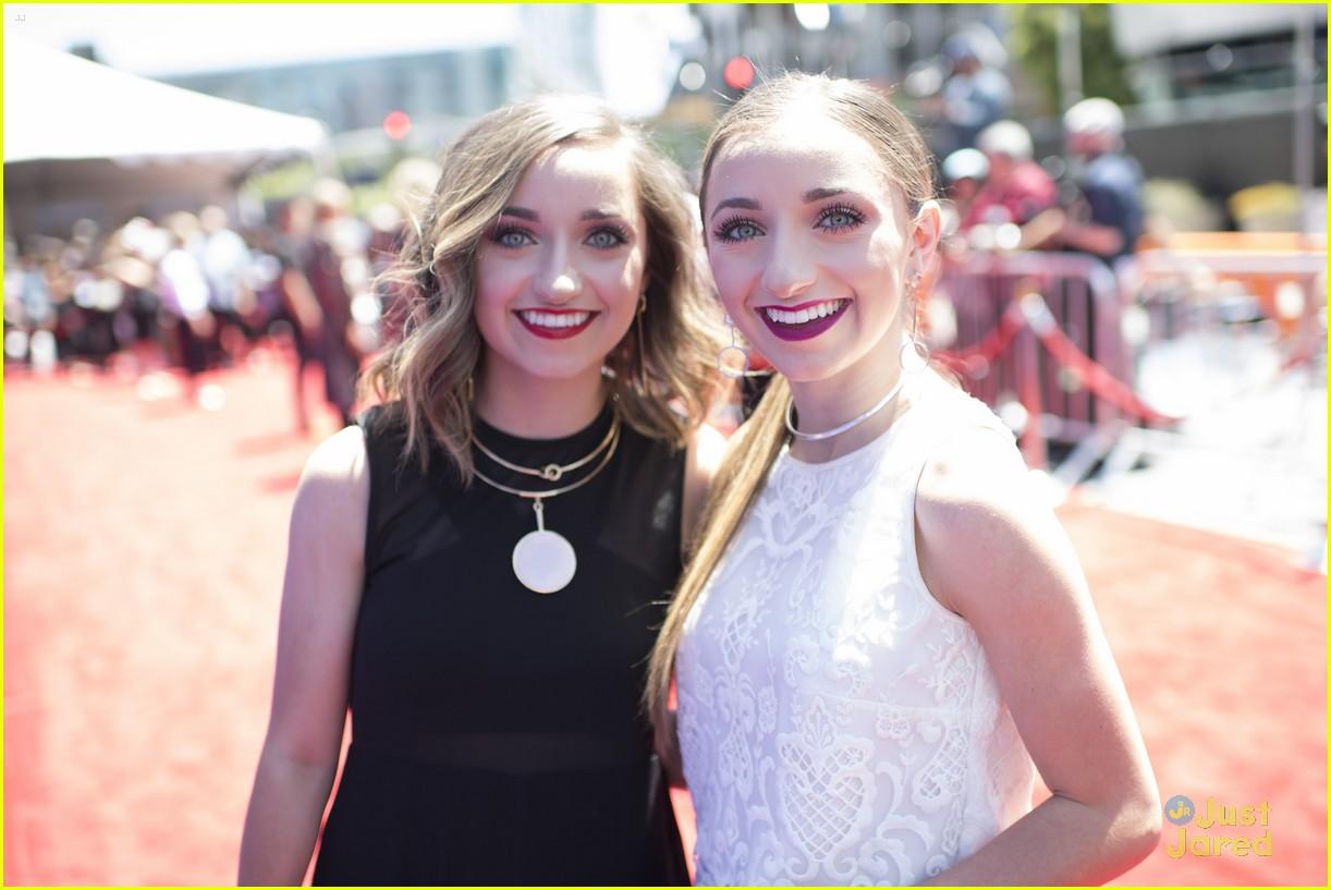1222x817 Brooklyn & Bailey Beat The Heat With Super Cute Looks at RDMAs 2017: Photo 1084085 Radio Disney Music Awards, Baby Ariel, Brooklyn & Bailey, radio disney music awards, RDMAs Picture. Just Jared Jr