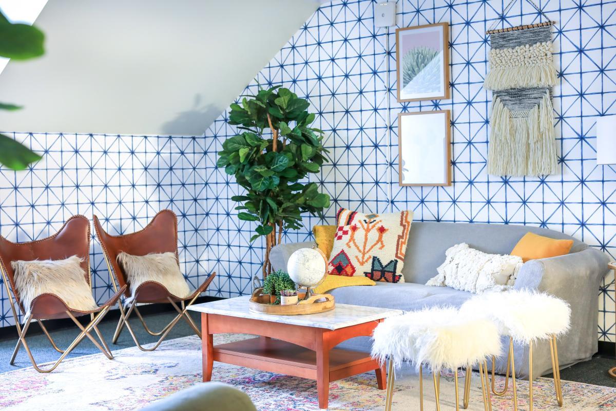 1200x800 YouTubers Brooklyn and Bailey Share Their Baylor Dorm Decor