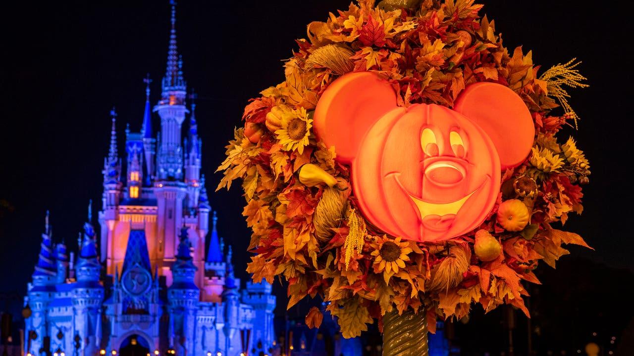 1280x720 PHOTOS: Fall begins at Walt Disney World's Magic Kingdom