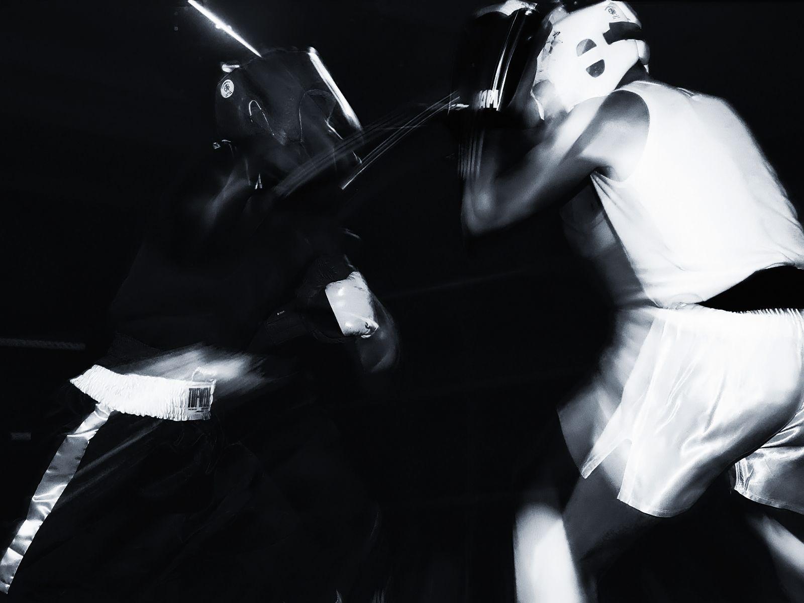 1600x1200 Download wallpaper: kickboxing photo, wallpaper for desktop, download