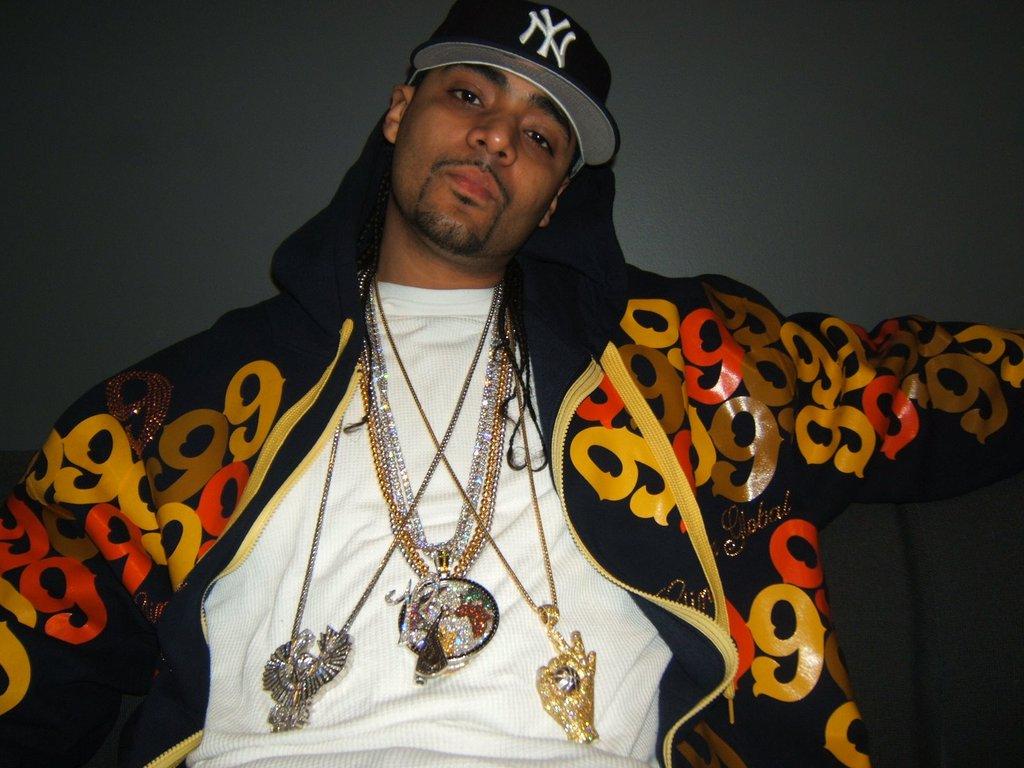1024x768 on Twitter: 1) Jim Jones was robbed by Tru Life's people during their beef for all his chains. The beef was just recently squashed via Roc Nation